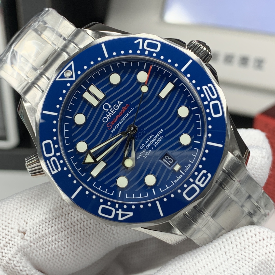 OMG Seamaster Diver 300M 8800 Diver detail 3