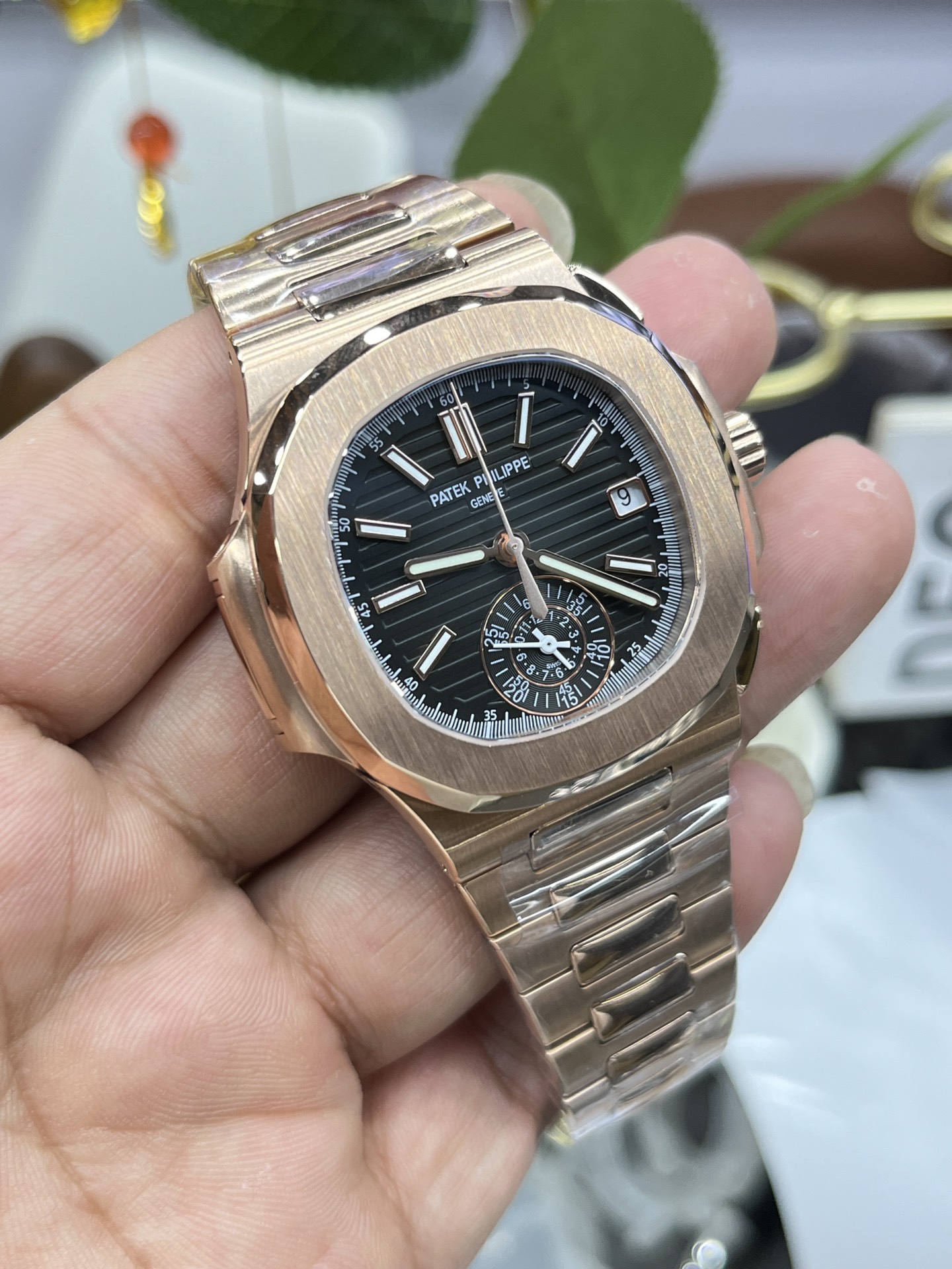 PP Nautilus Brown Dial detail 5