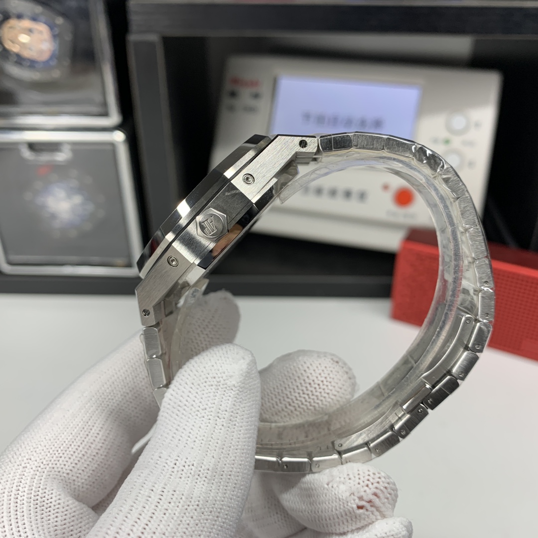 APS Watch Silver detail 6