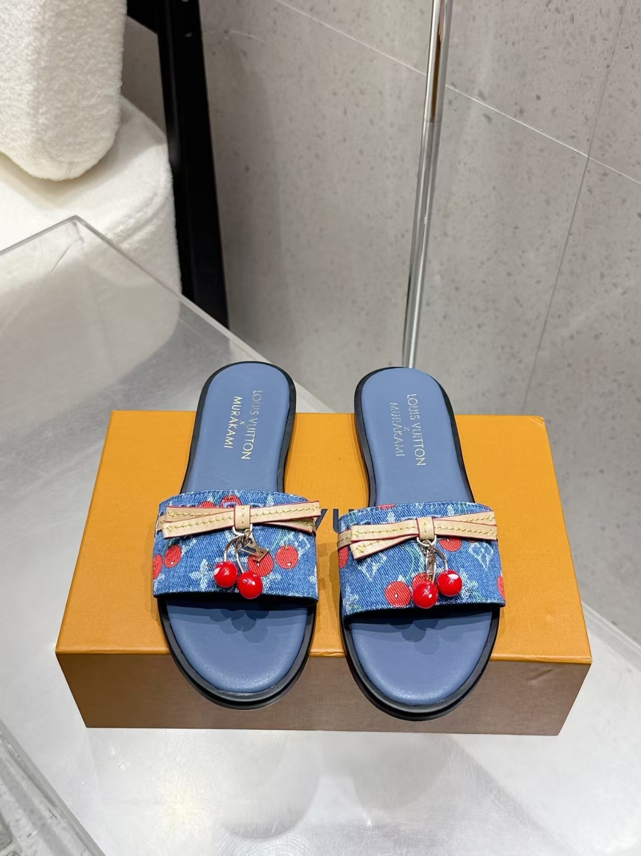 L X V Slippers（Multiple colors）