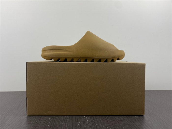 ADS Yeezy Slide Ochre GW1931 detail 2