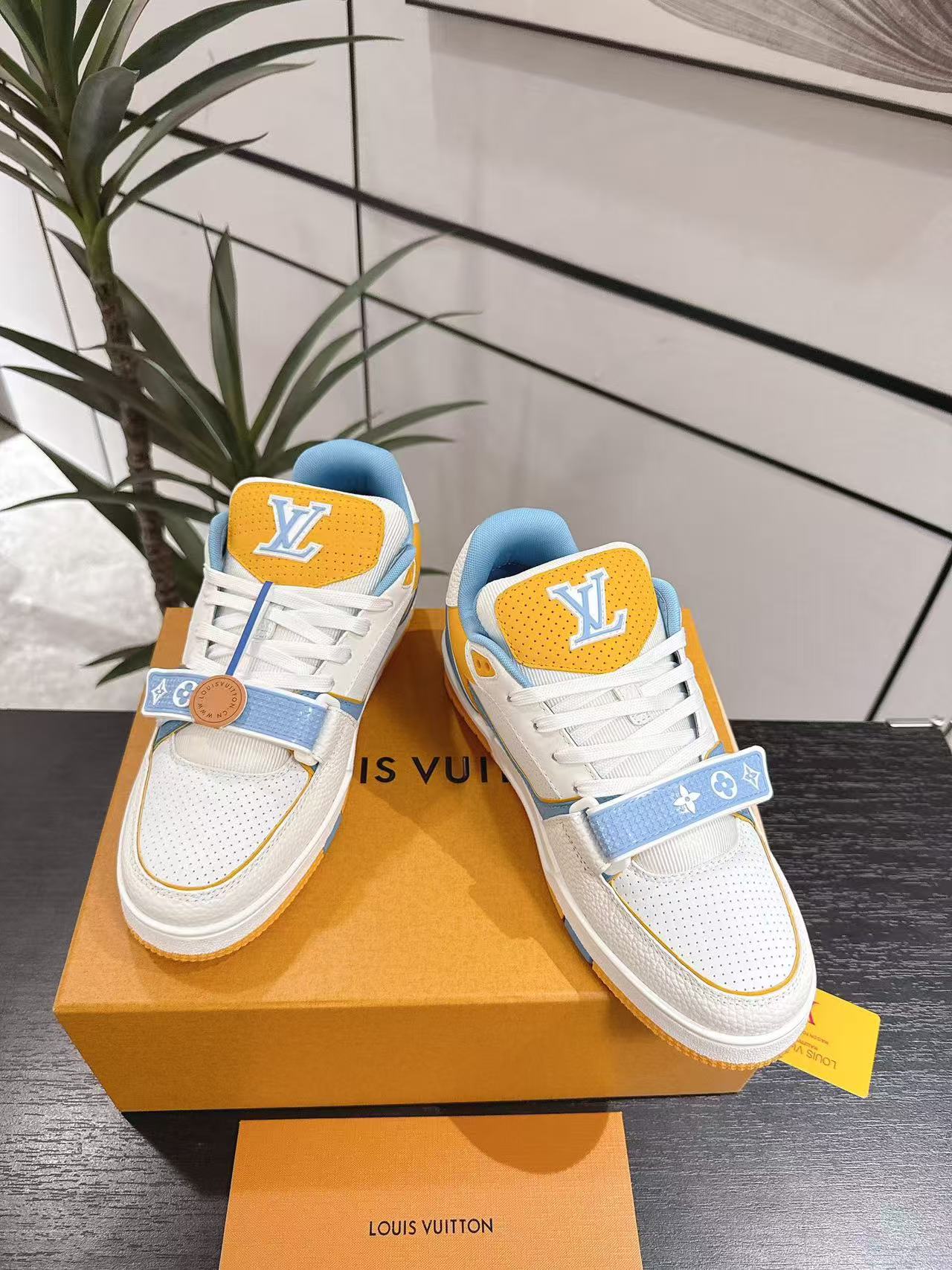 L X V TRAINER Sneakers (2025) detail 8