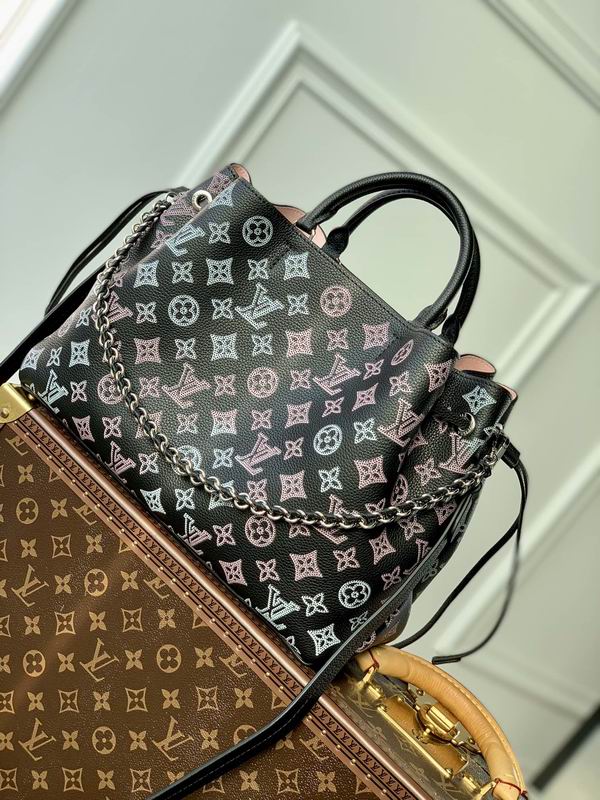 L X V Handbag 23x13x32cm(Multiple colors) detail 10