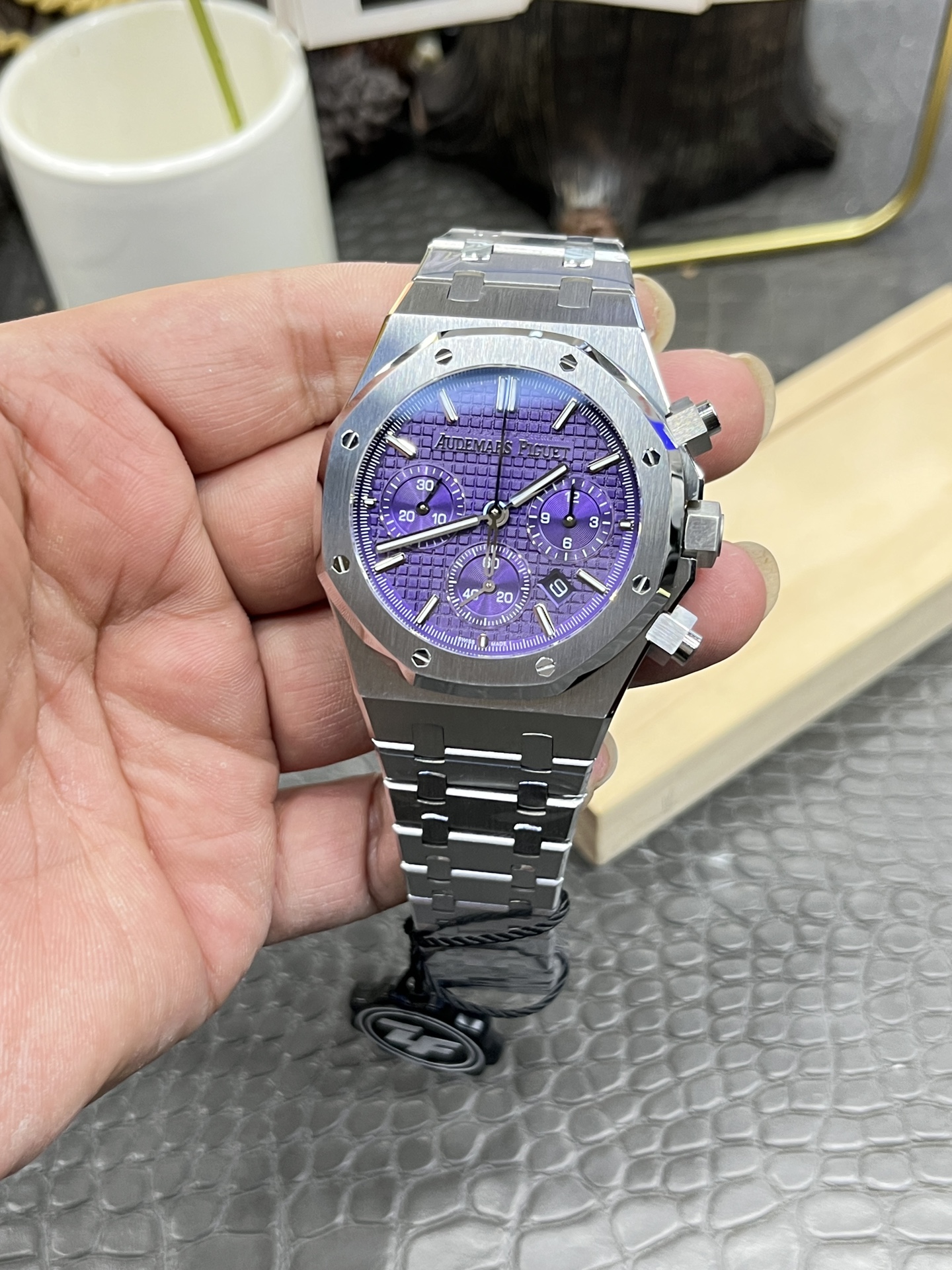 APS Royal Oak Chronograph 26240 detail 3