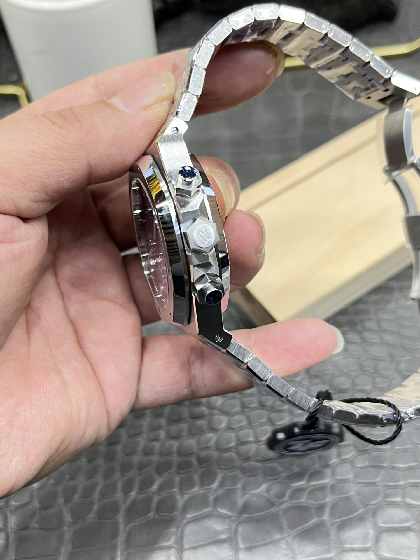 APS Royal Oak Chronograph 26240 detail 6