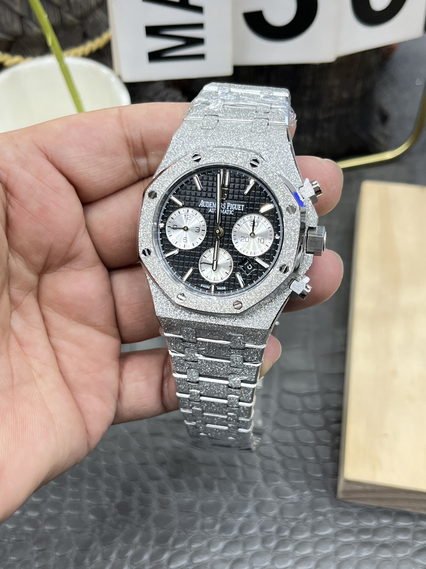 APS Royal Oak Chronograph 26240 detail 8