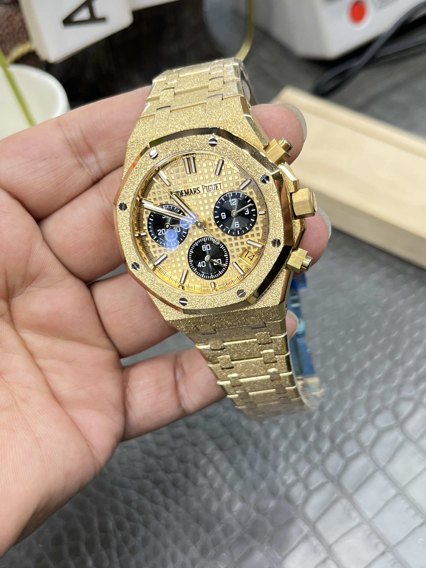 APS Royal Oak Chronograph 26240 detail 6