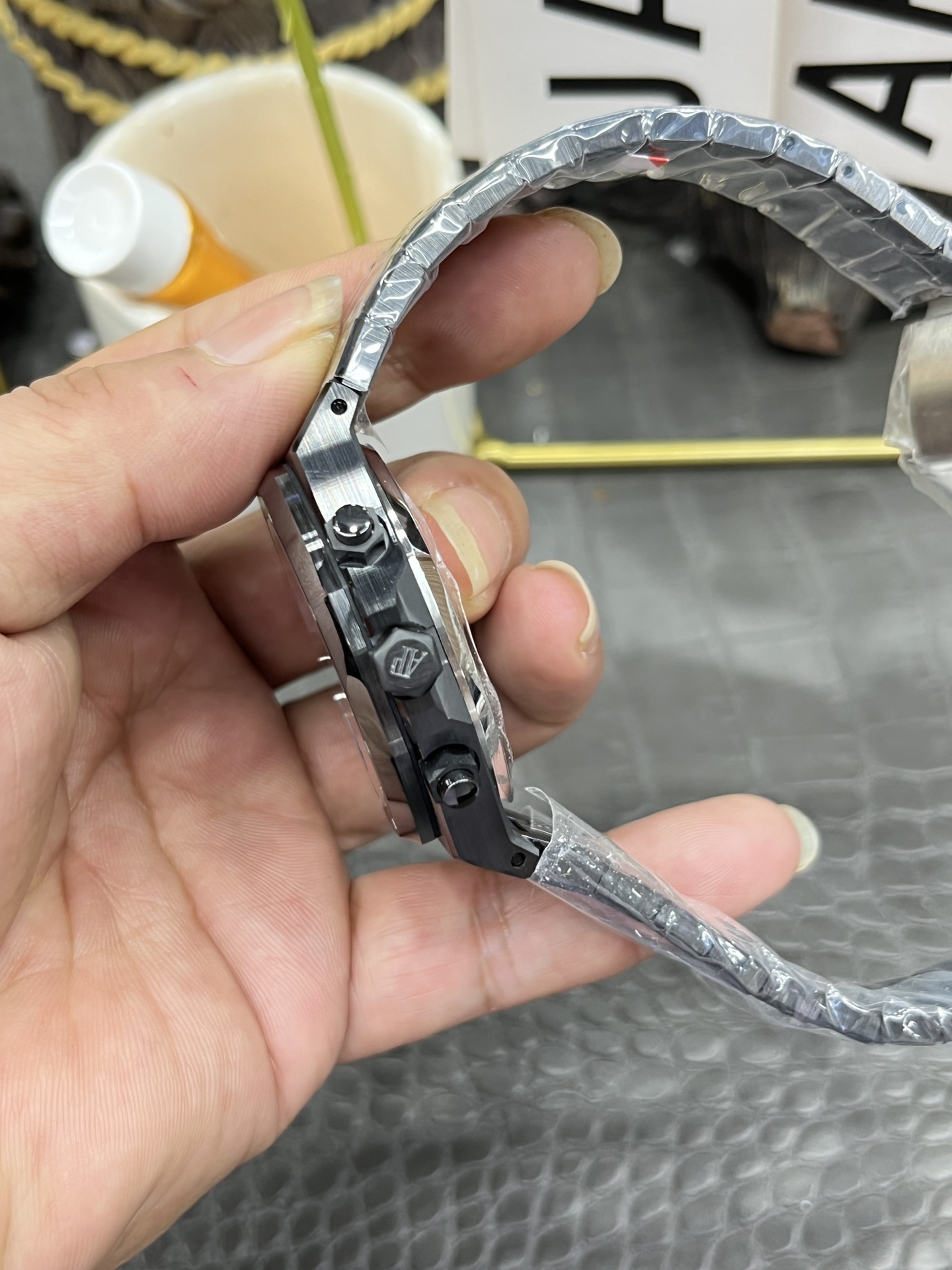 APS Royal Oak Chronograph 26240 detail 7