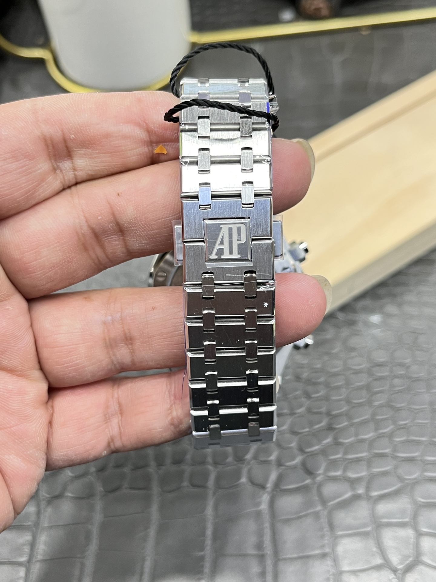 APS Royal Oak Chronograph 26240 detail 7