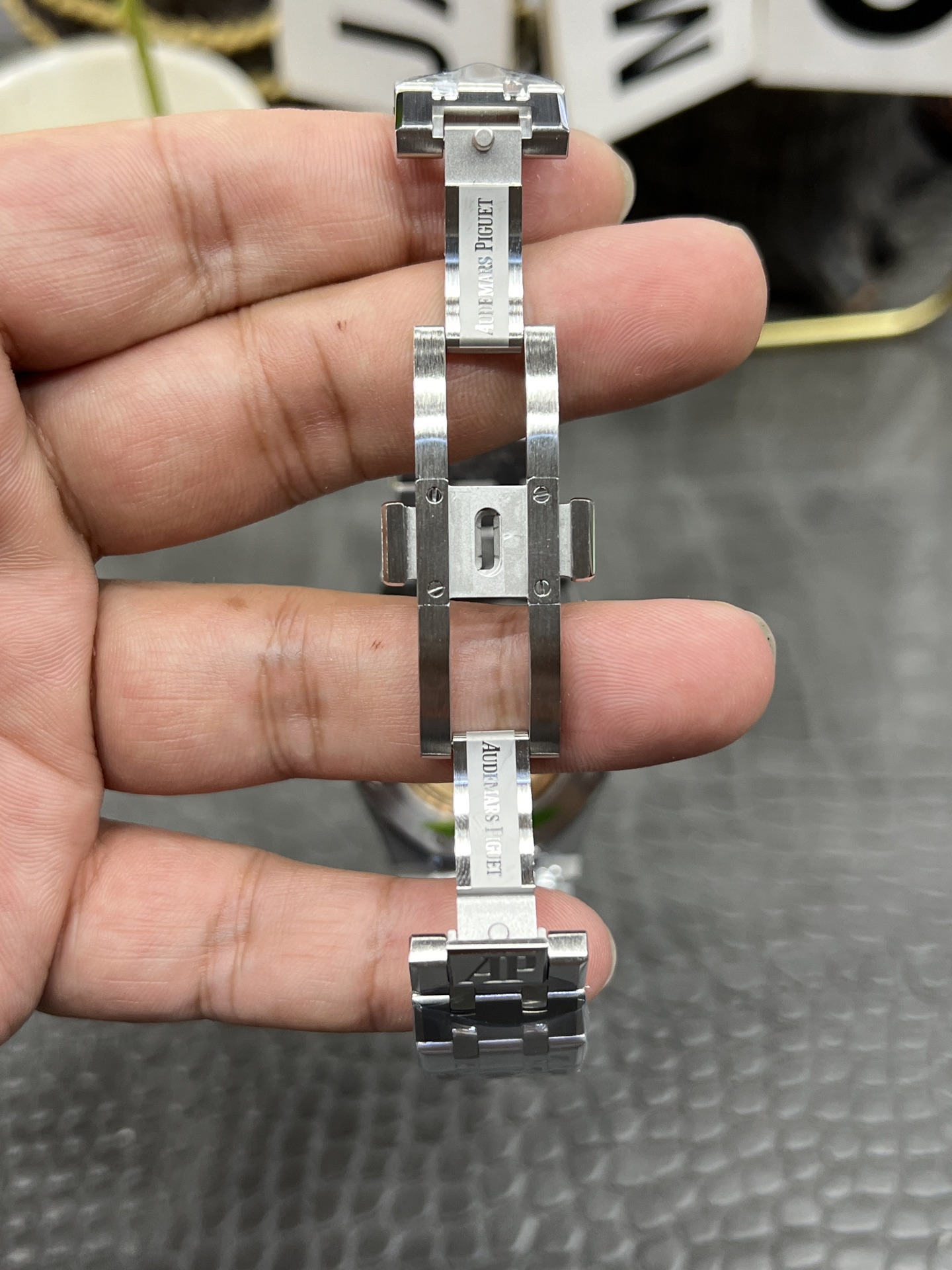 APS Royal Oak 15451 size 37mm detail 9
