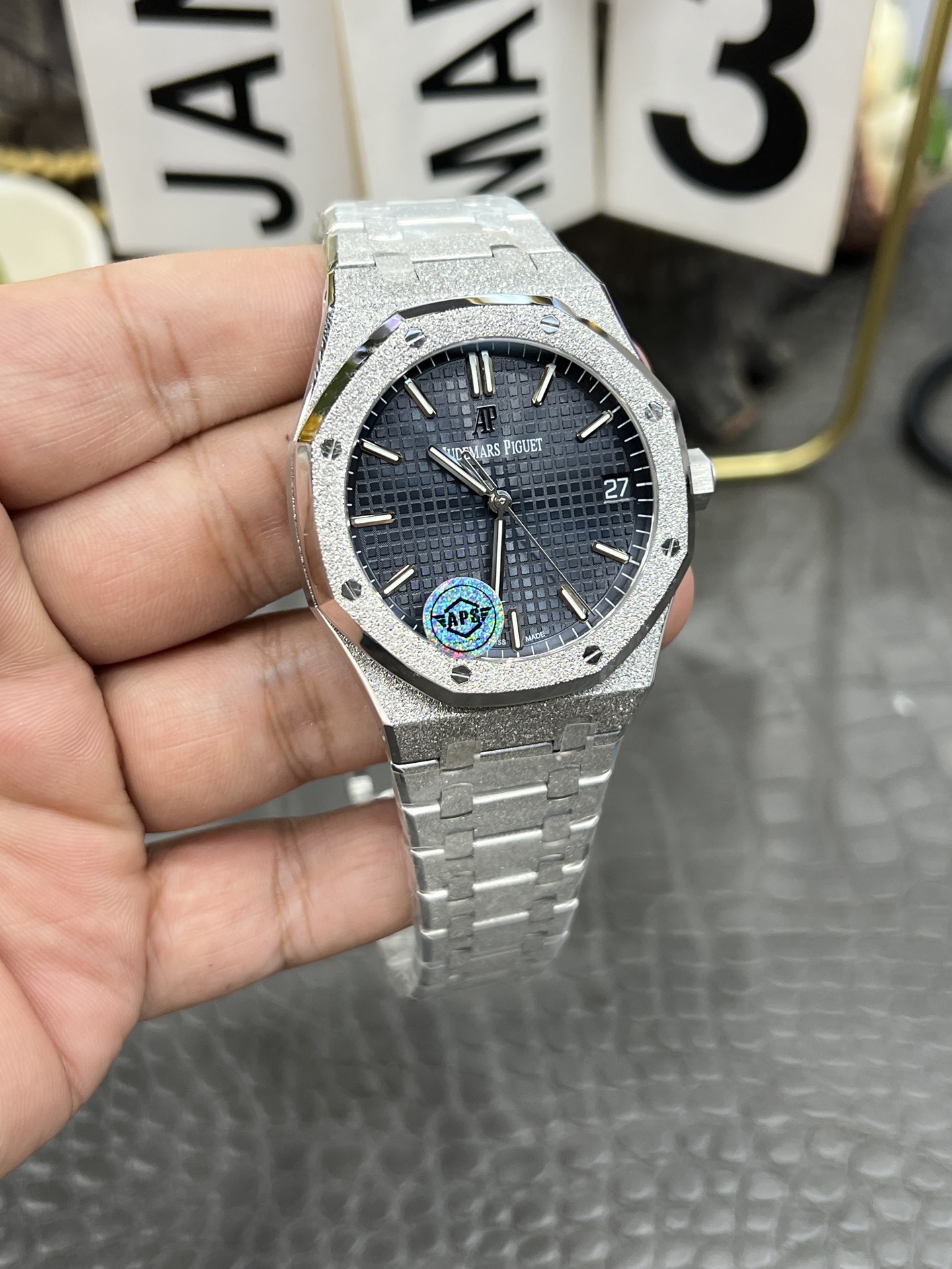 APS Royal Oak 15500 detail 4