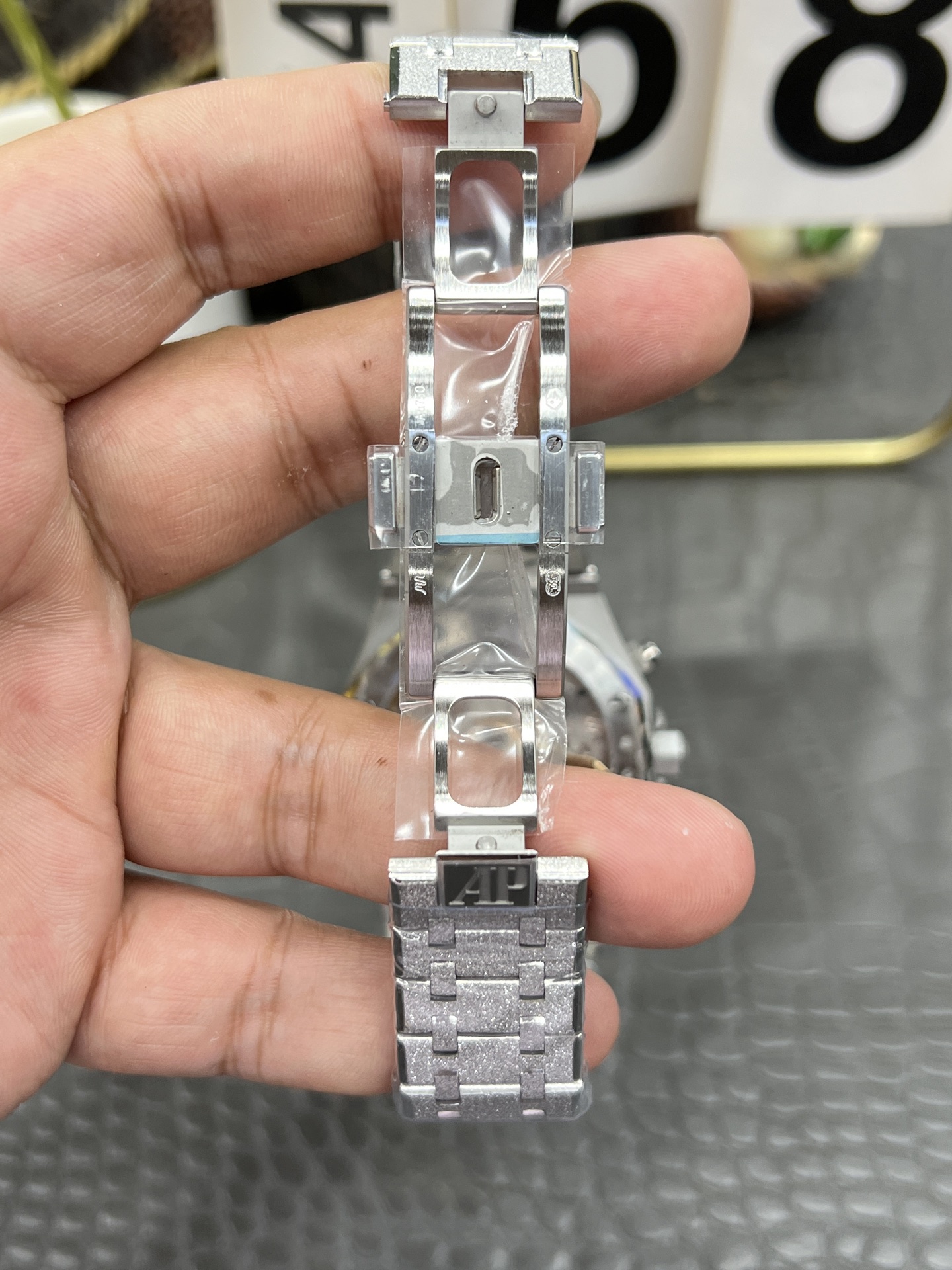 APS Royal Oak Chronograph 26240 detail 9