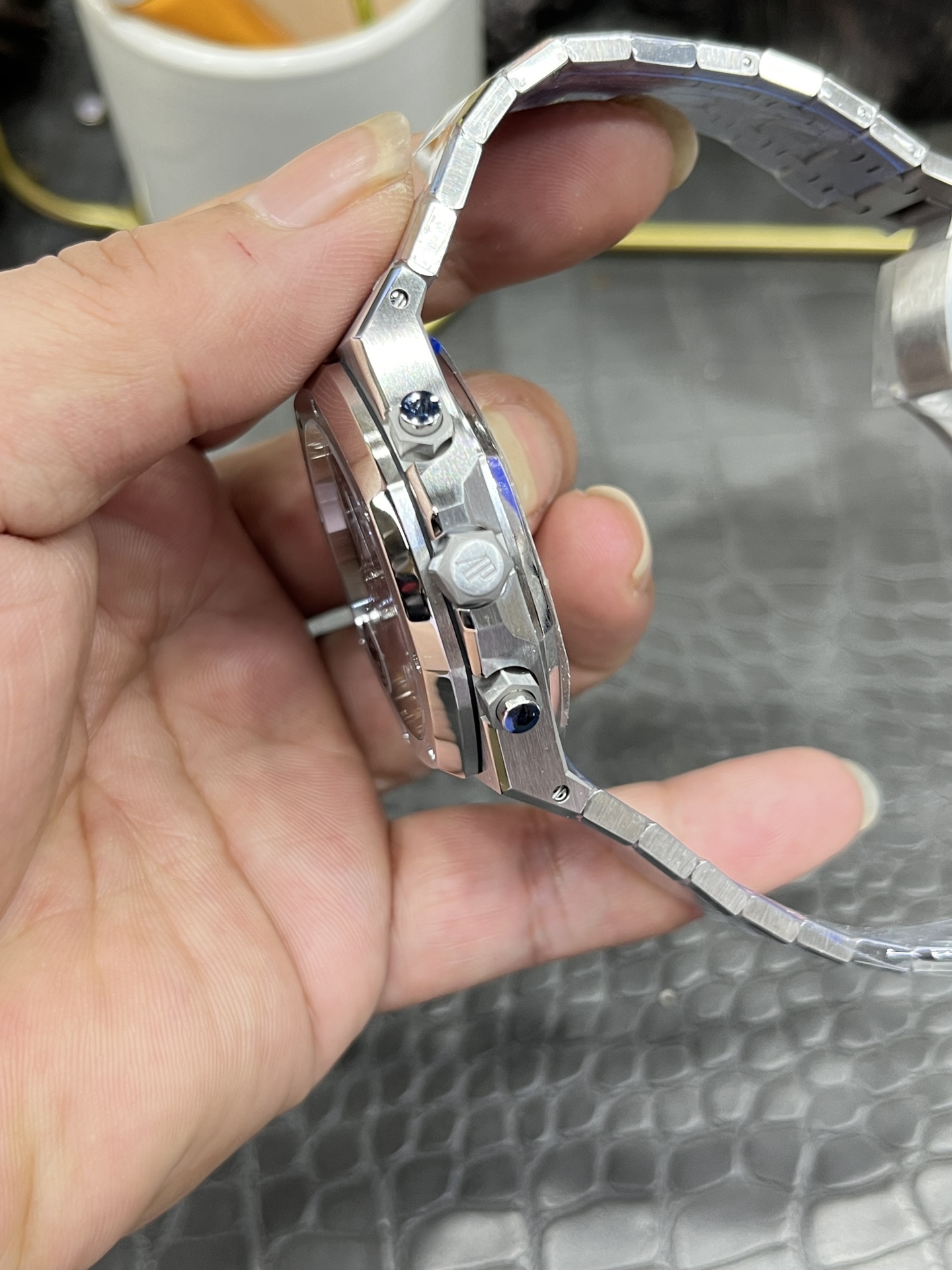 APS Royal Oak Chronograph 26240 detail 5