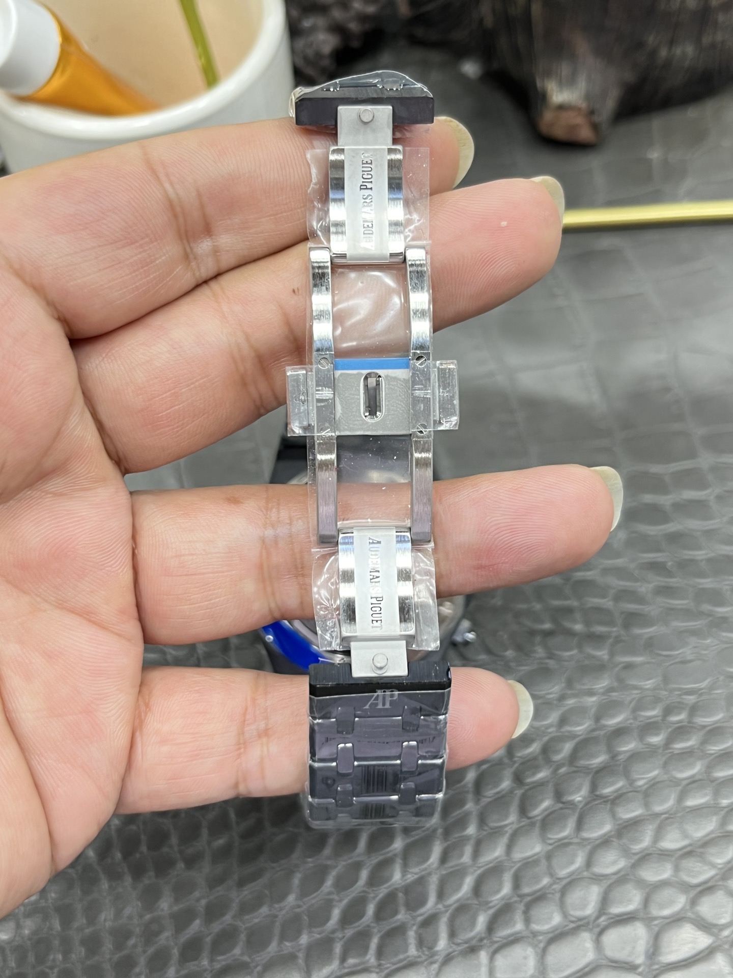 APS Royal Oak Chronograph 26240 detail 8