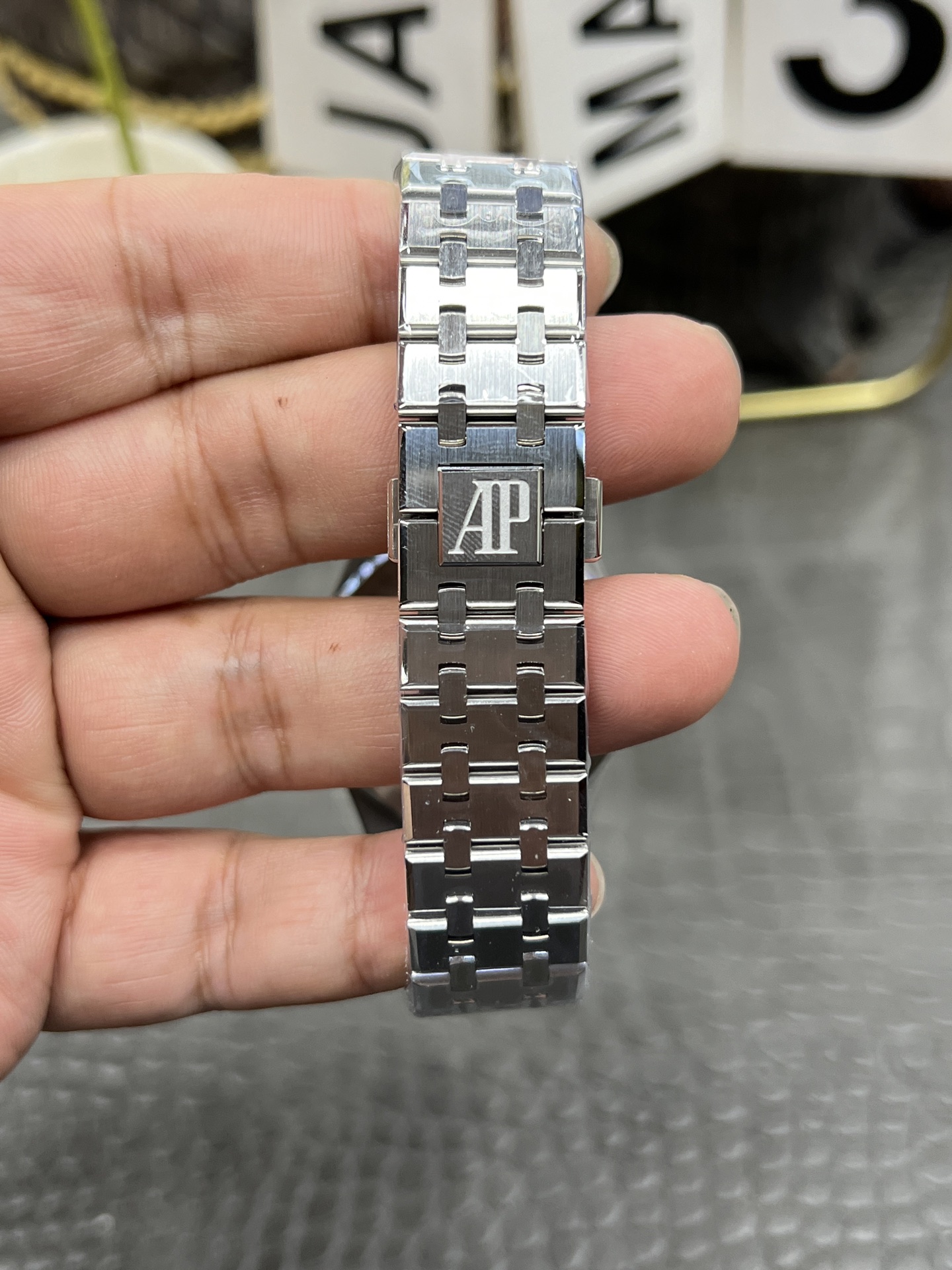APS Royal Oak 15451 size 37mm detail 3
