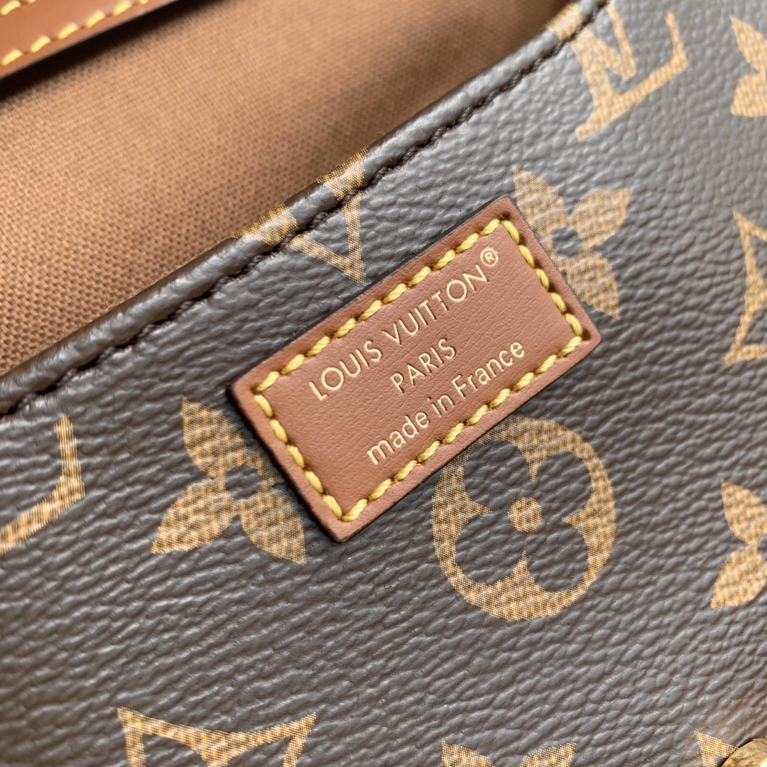 L X V Shoulder handbag 14*6*19 detail 9