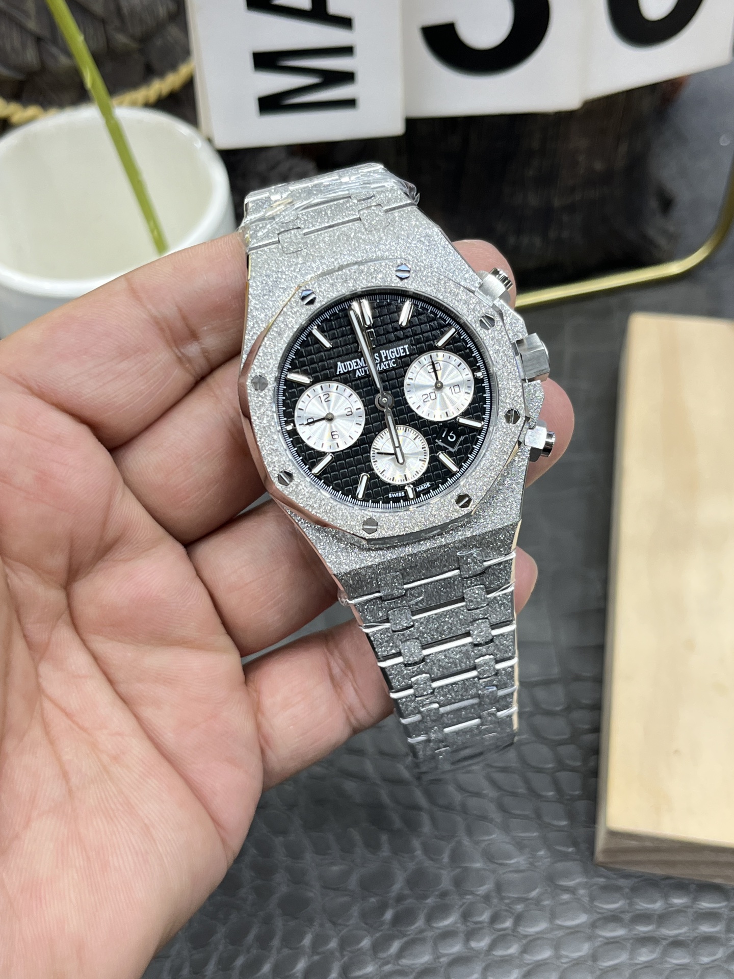 APS Royal Oak Chronograph 26240 detail 2