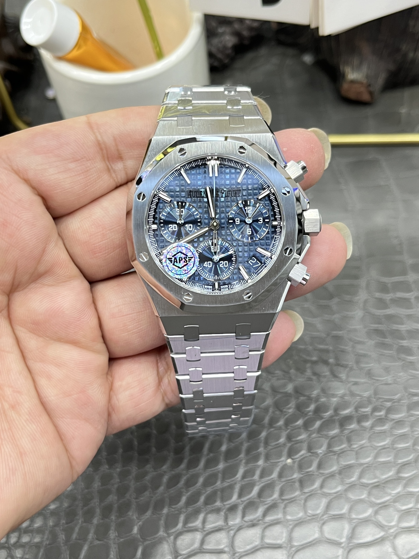 APS Royal Oak Chronograph 26240 detail 3