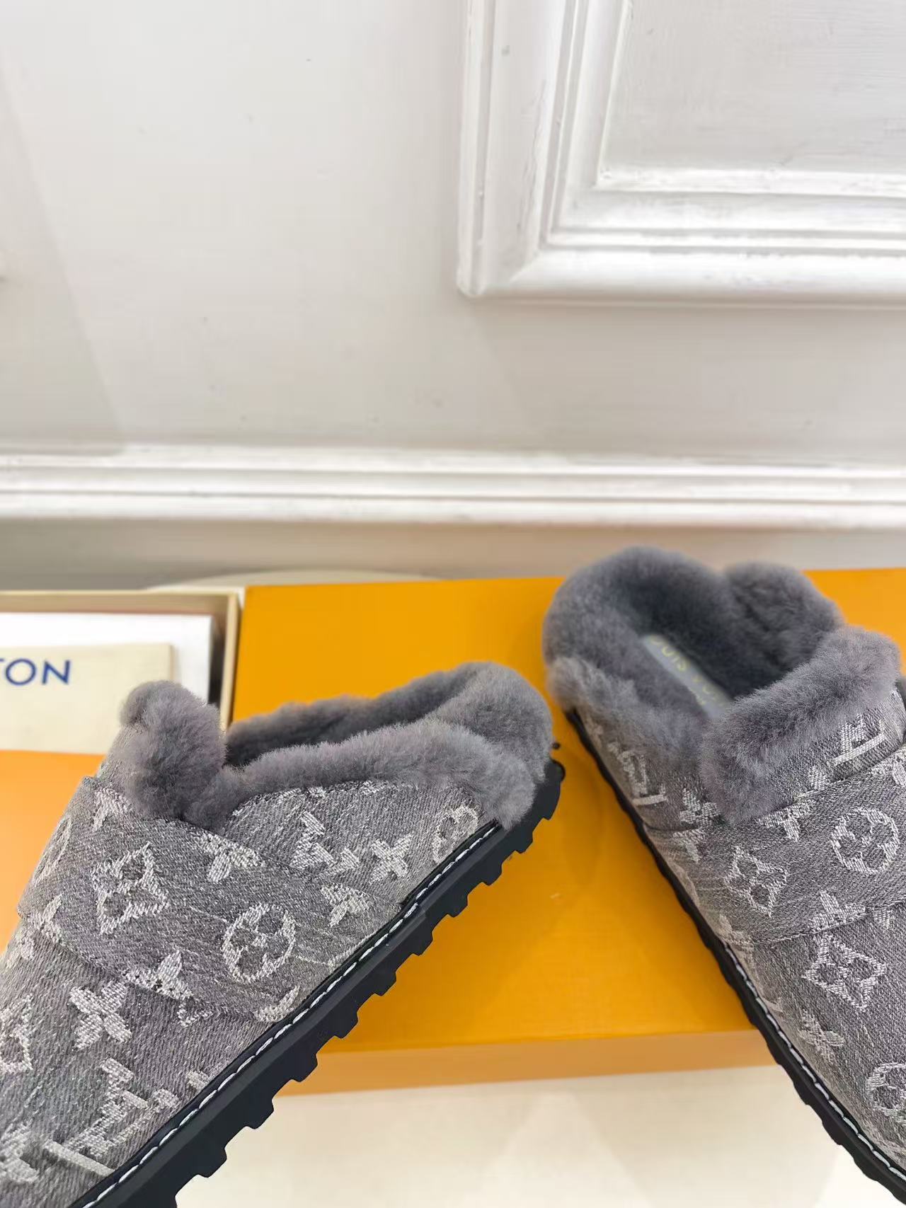 L X V Easy Sandals 2025 detail 8