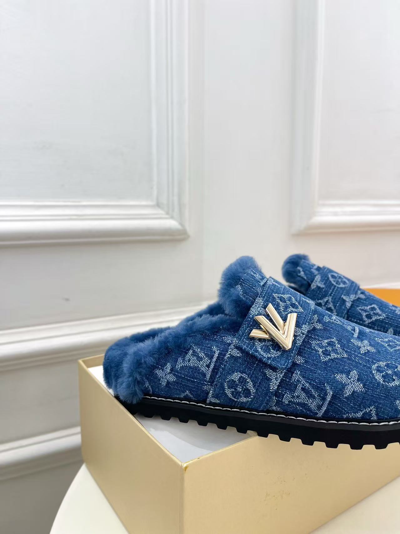 L X V Easy Sandals 2025 detail 6