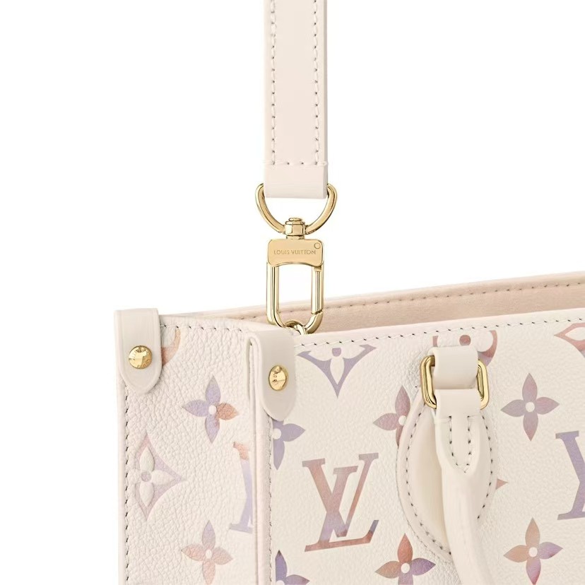 L X V Handbag 25x19x11.5cm(Multiple colors) detail 10