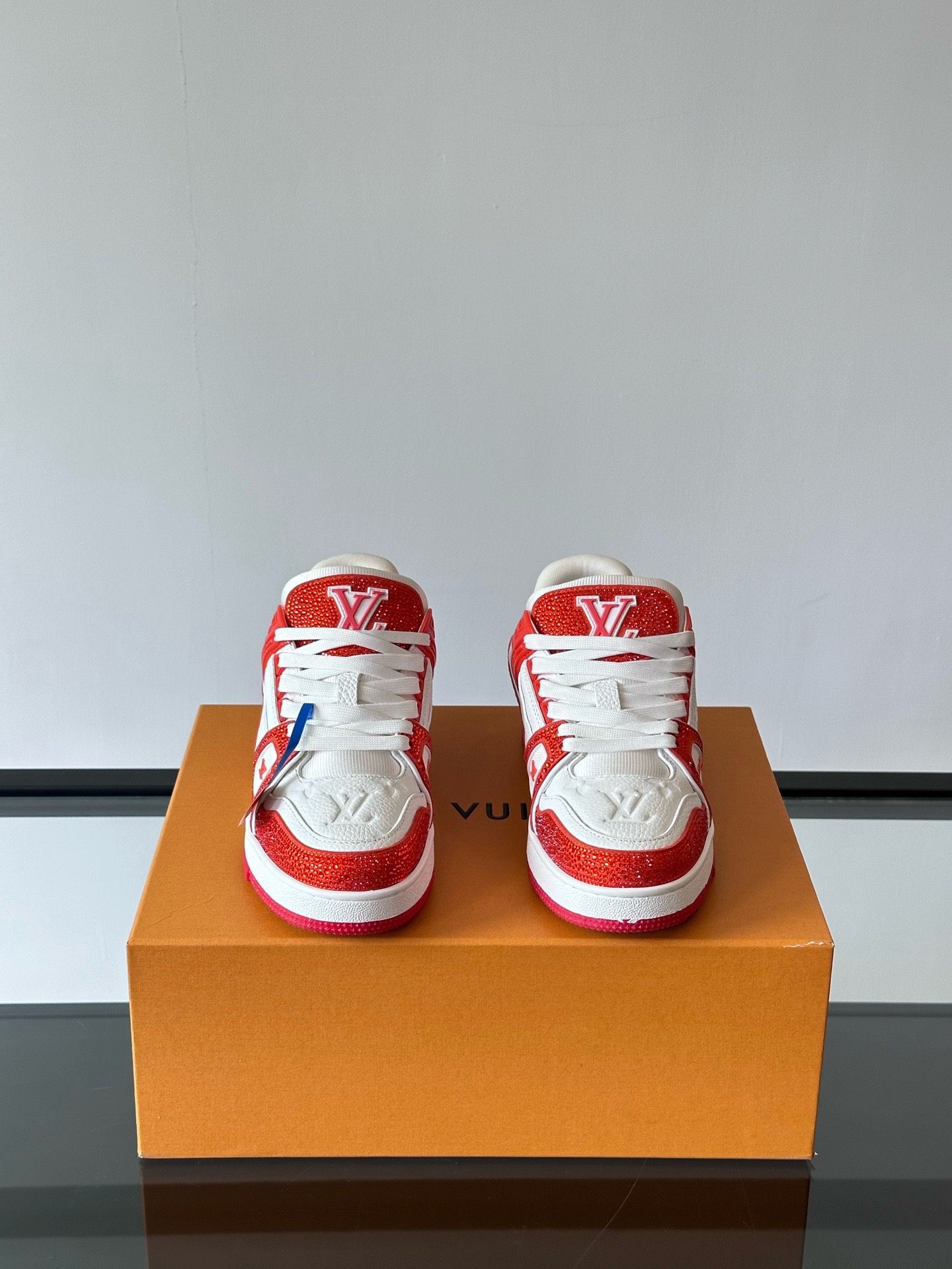 L X V Trainers Sneakers detail 8