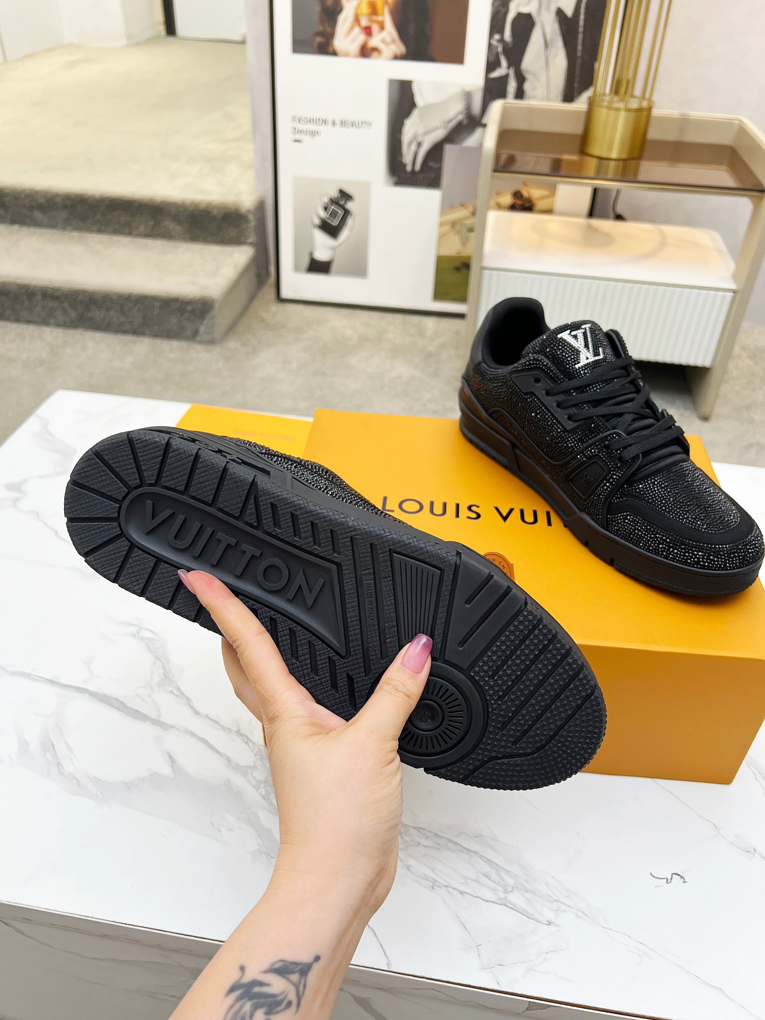 L X V Trainers Sneakers detail 12