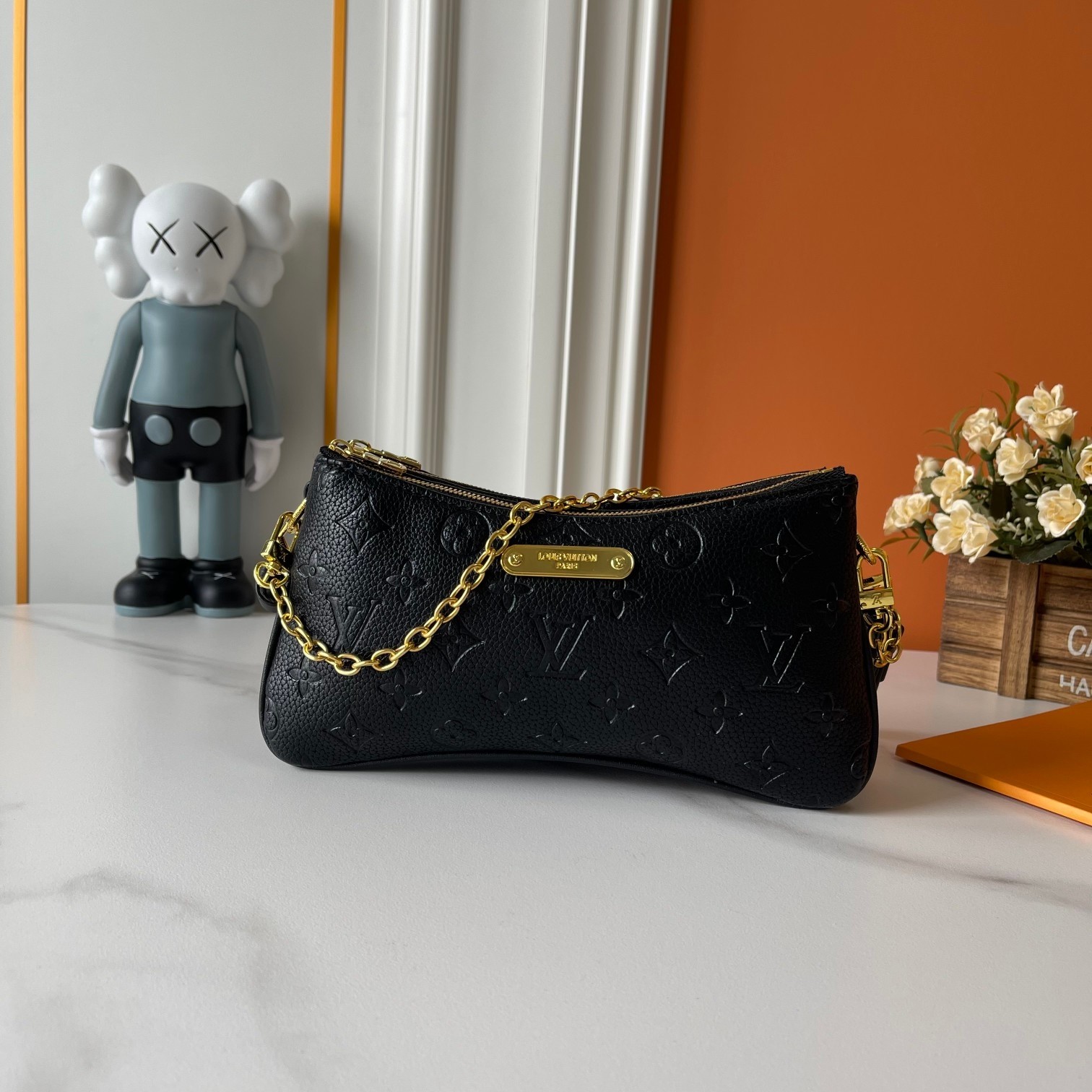 L X V POCHETTE bag 24.5x13.5x6.5cm(Multiple colors) detail 7