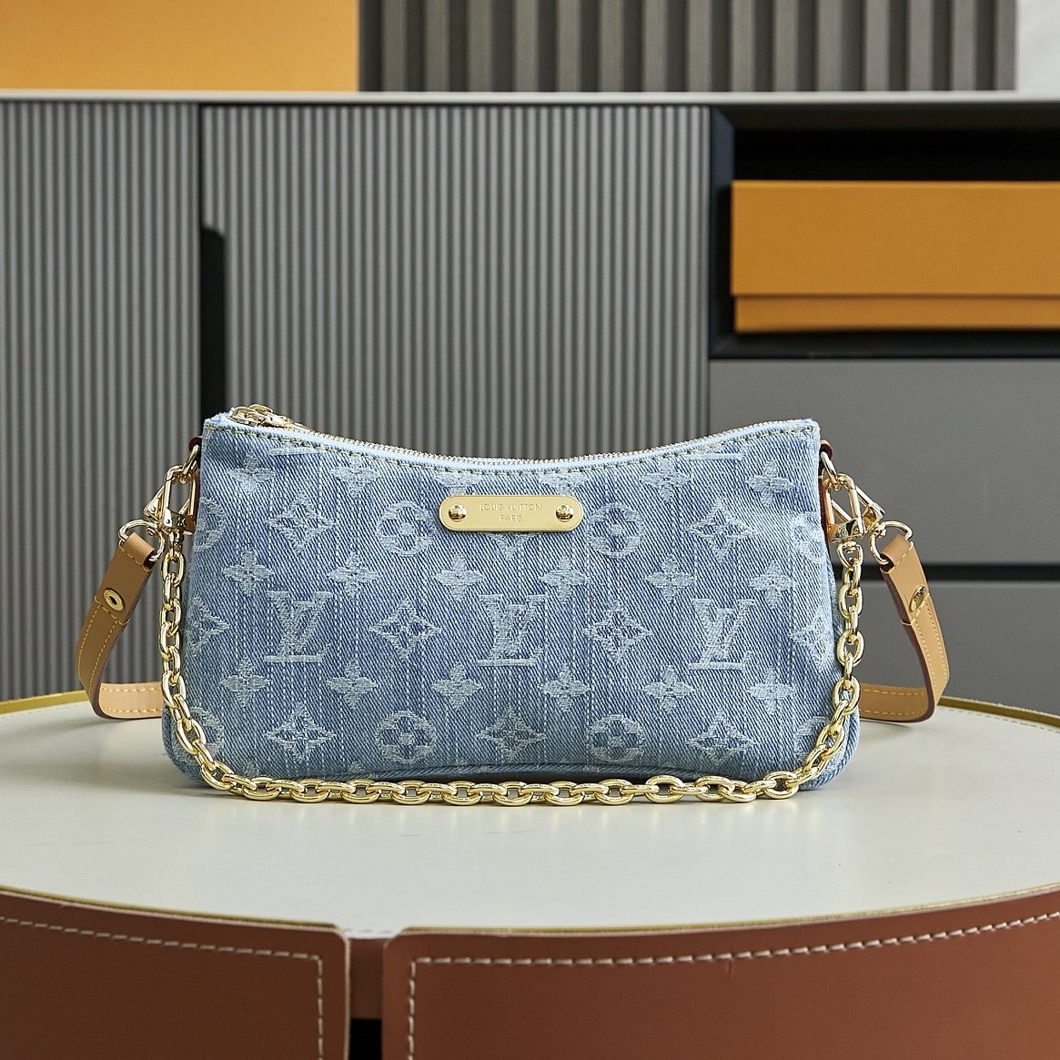 L X V POCHETTE bag 24.5x13.5x6.5cm(Multiple colors) detail 3