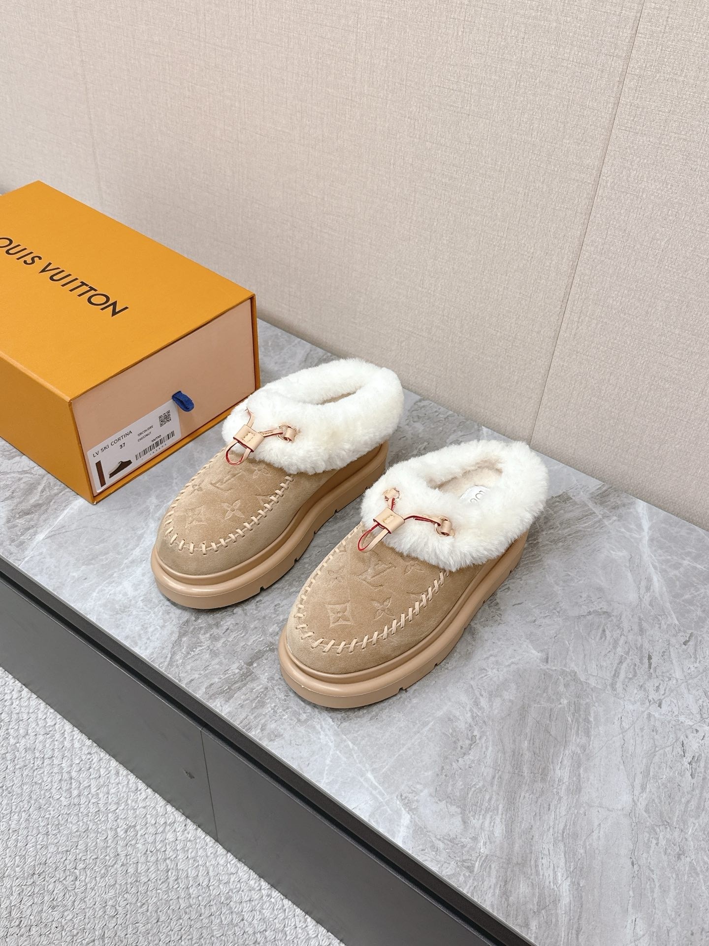 L X V Snow boots with thick soles（Multiple colors）