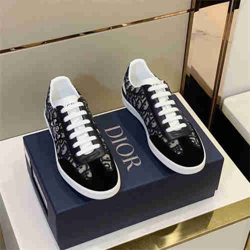 DR Sneaker detail 2
