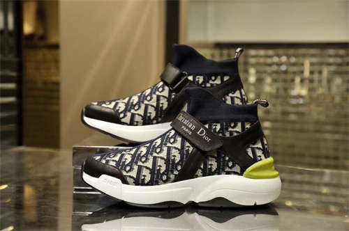 DR Sneaker detail 2