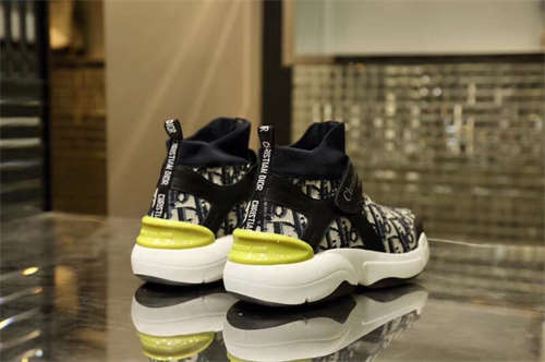 DR Sneaker detail 4