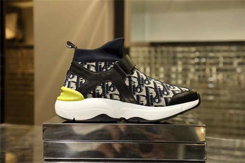 DR Sneaker detail 3