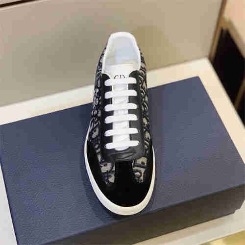 DR Sneaker detail 5