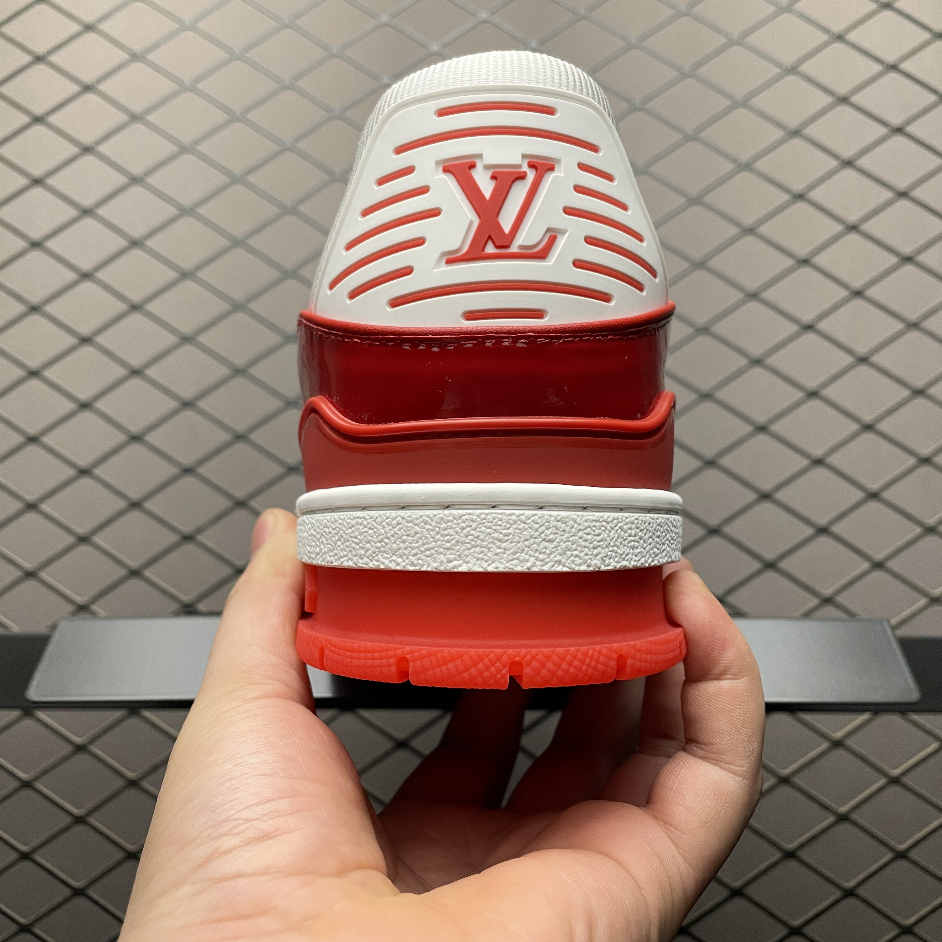 L X V TRAINER Sneakers detail 2