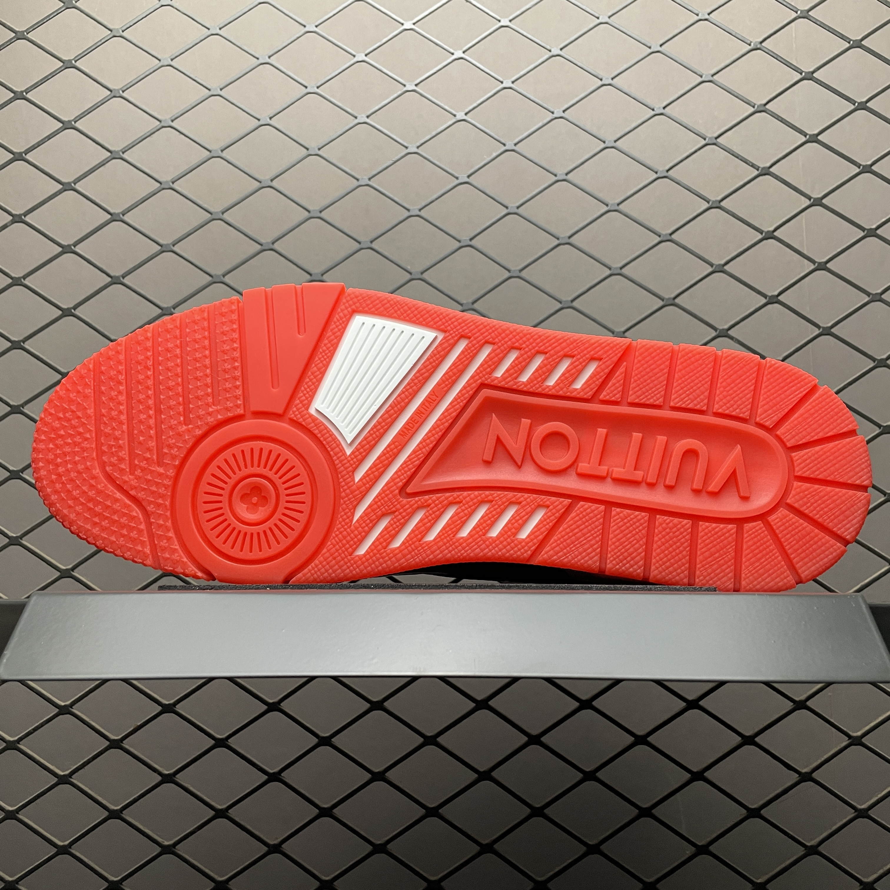 L X V TRAINER Sneakers detail 4