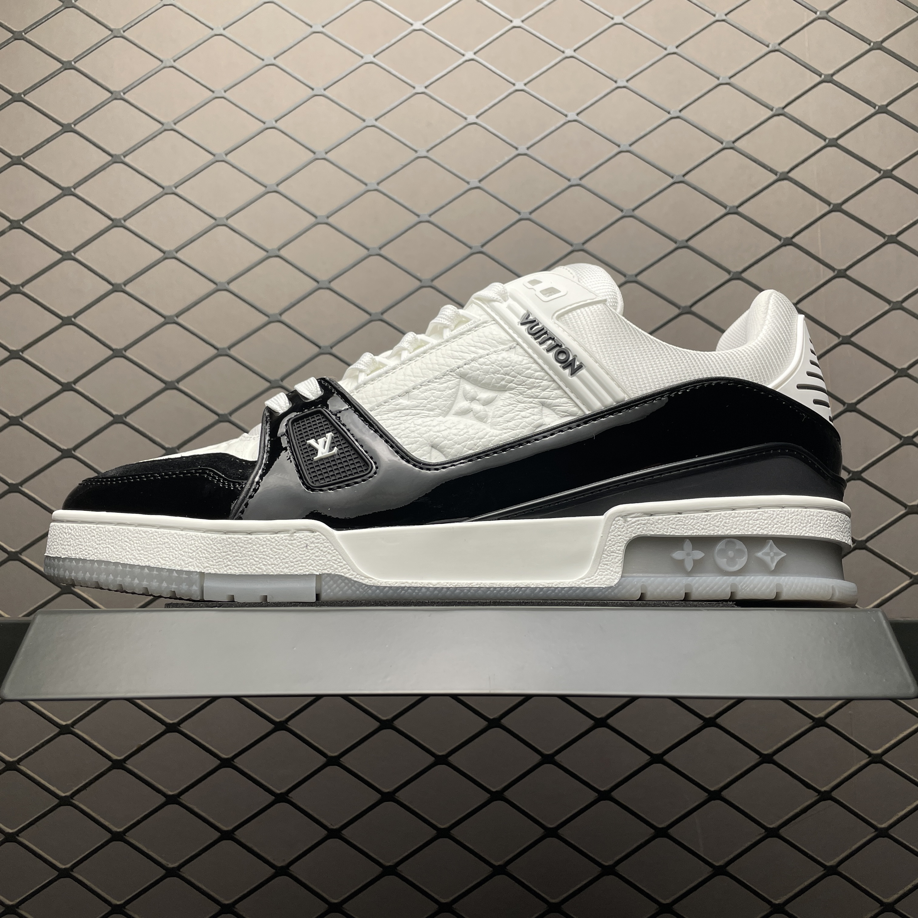 L X V TRAINER Sneakers