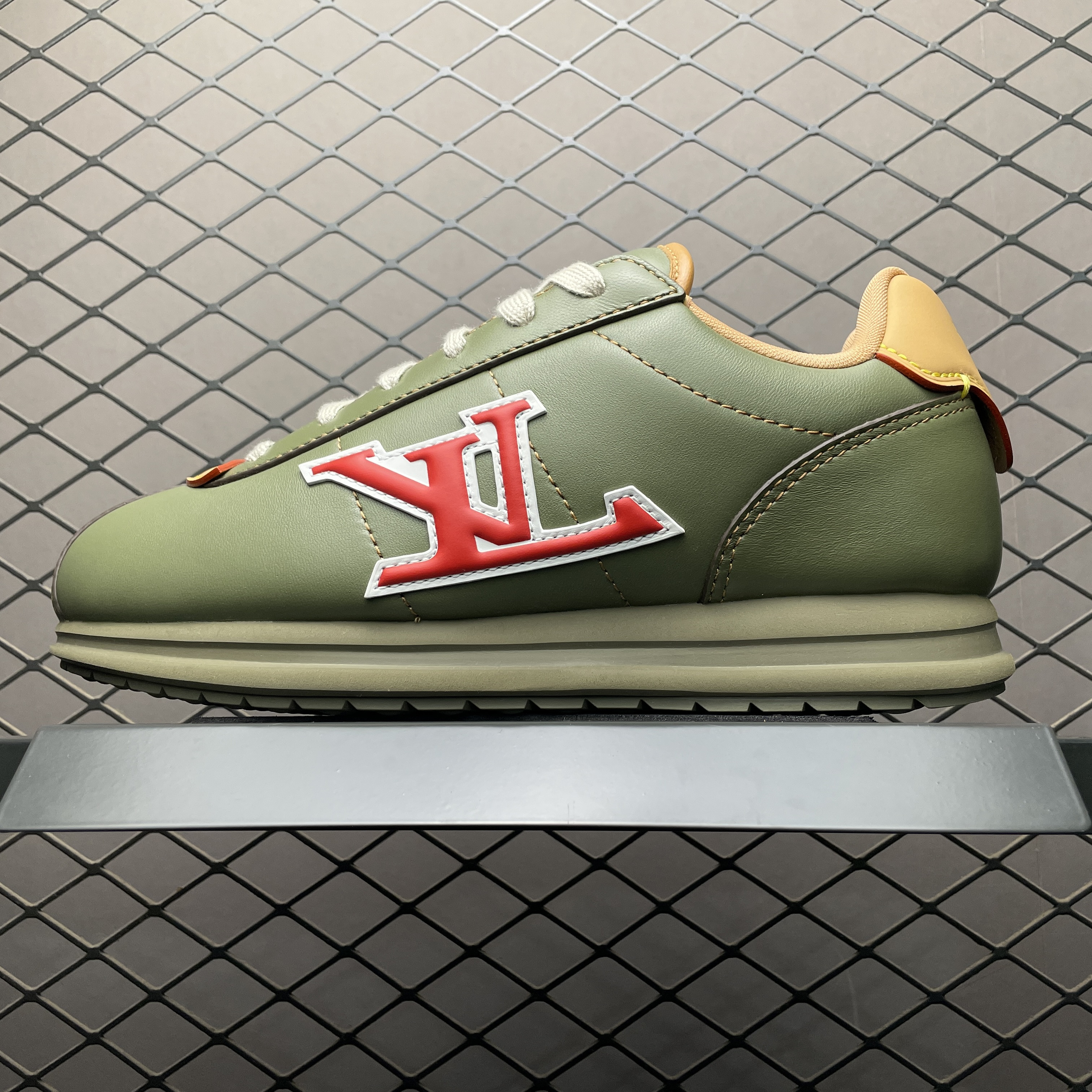 L X V SNEAKERS