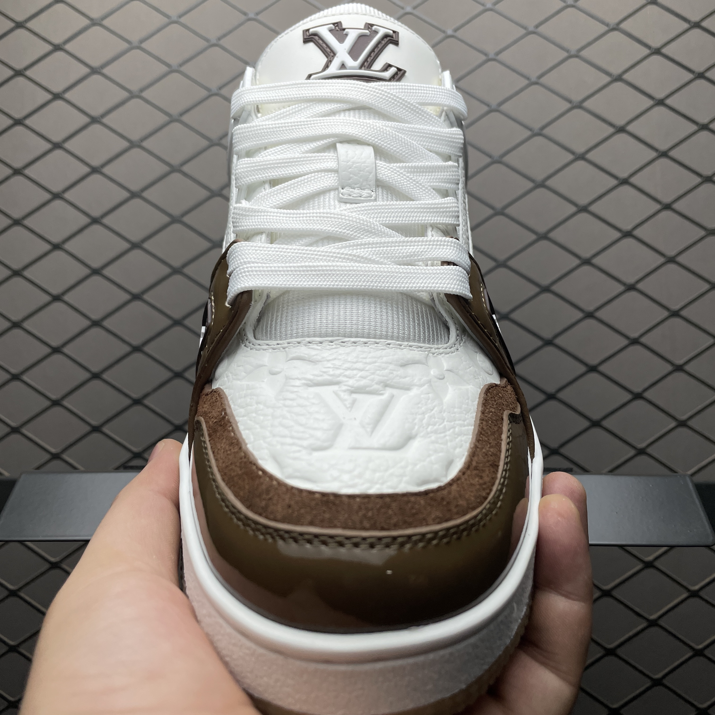 L X V TRAINER Sneakers detail 8