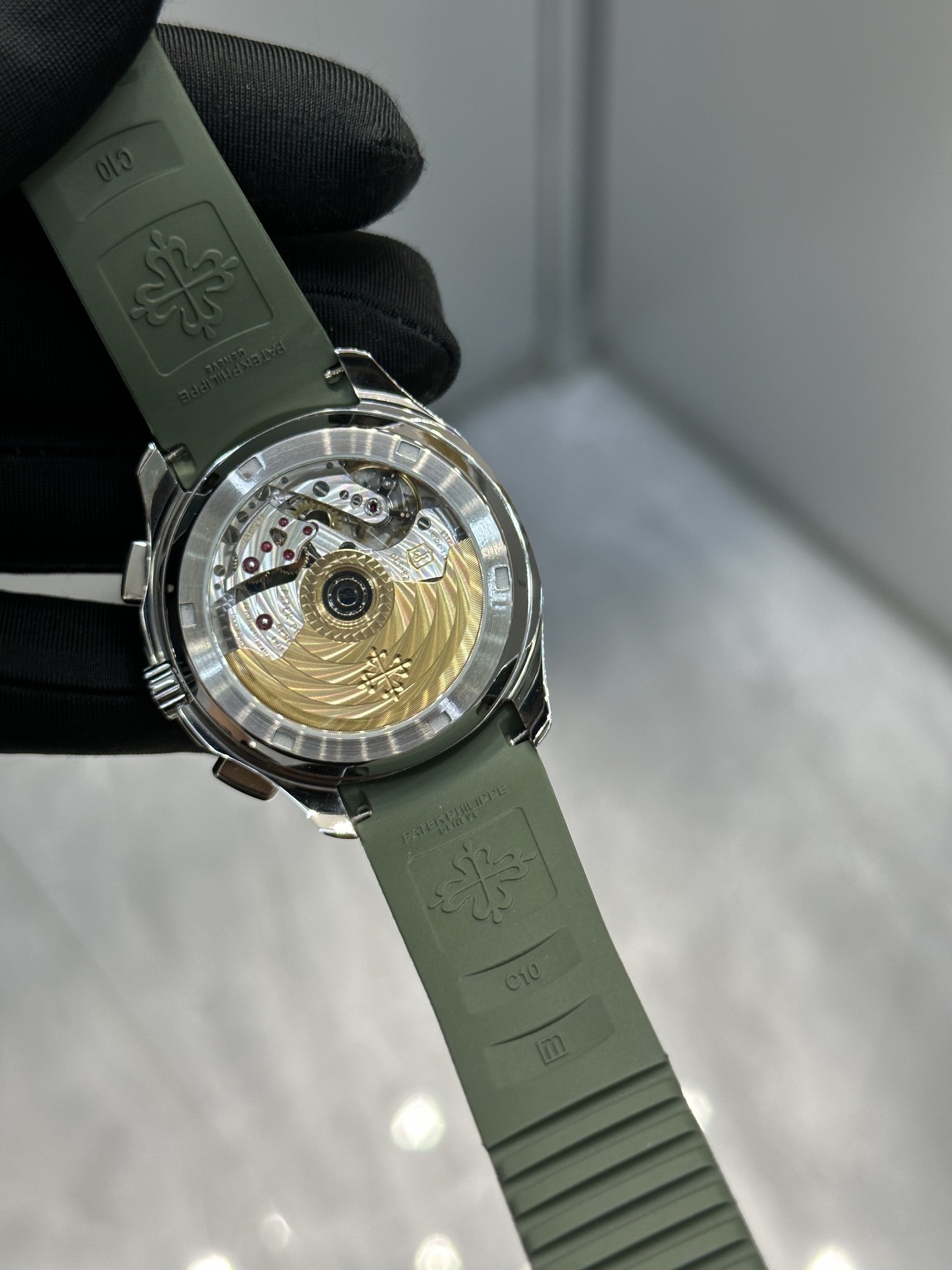 PP AQUANAUT 5968G-001 42mm detail 3