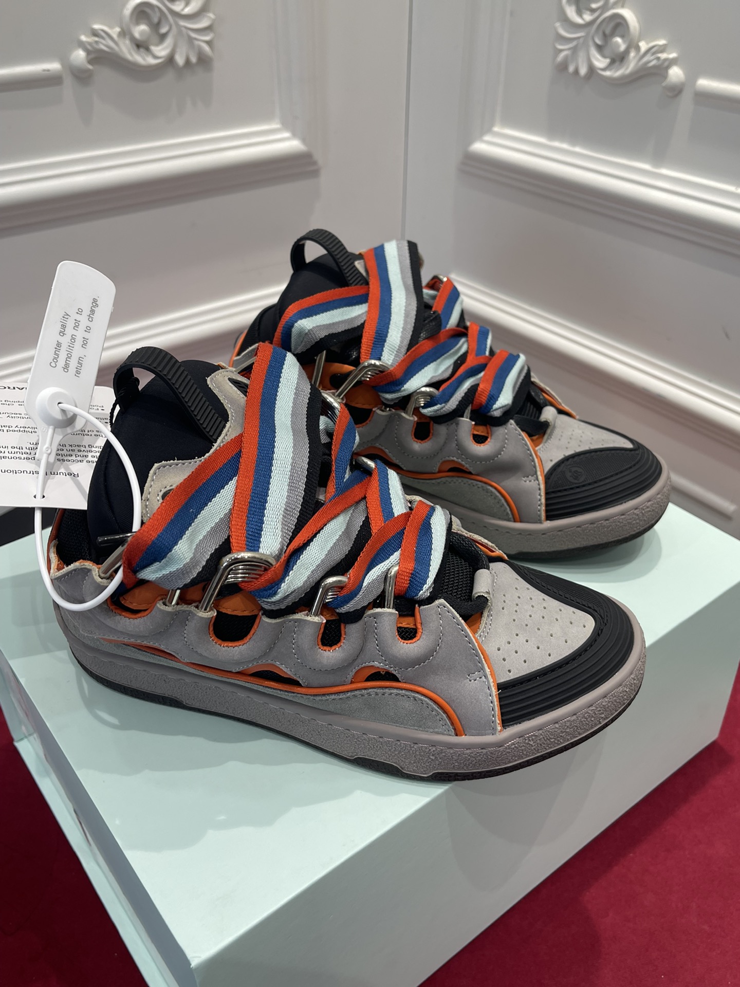 LAN Curb Sneaker.