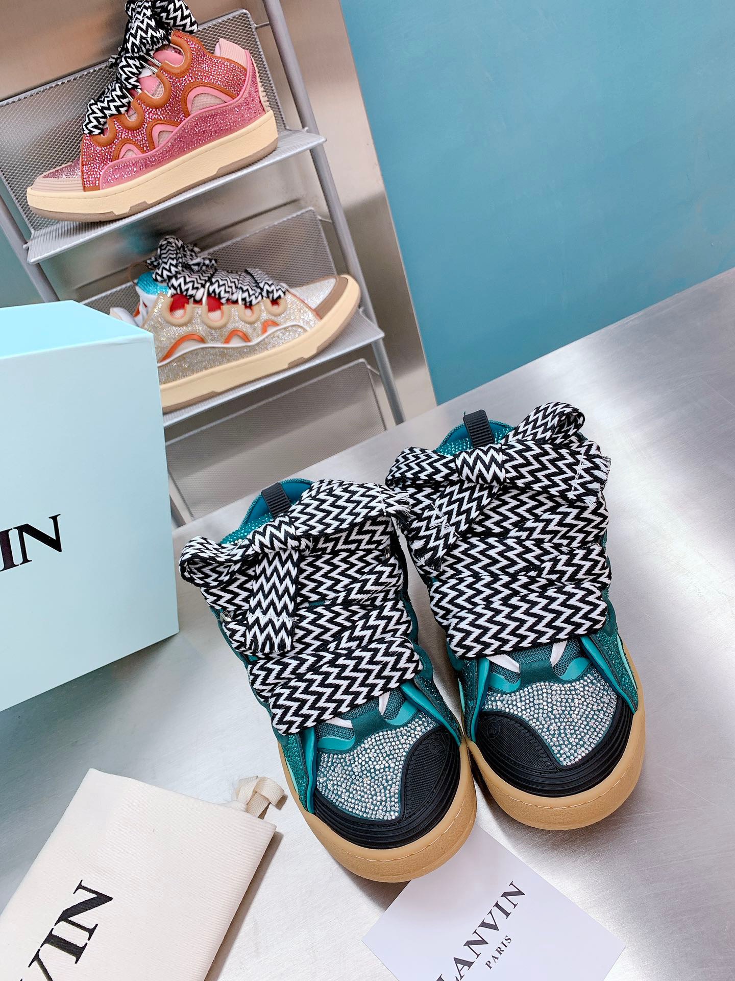 LAN Curb Sneaker 25