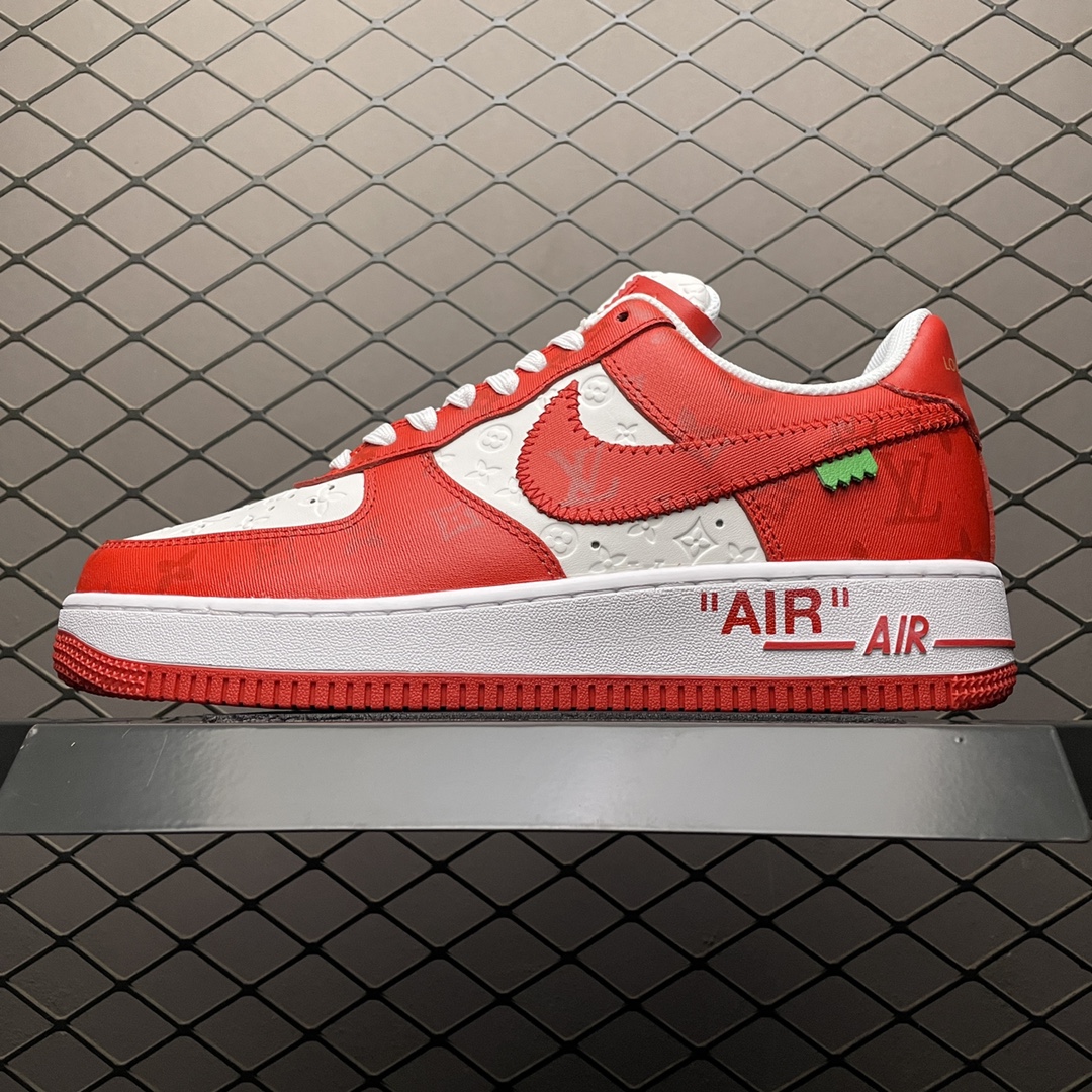 L X V × NK AIR FORCE 1 SNEAKER