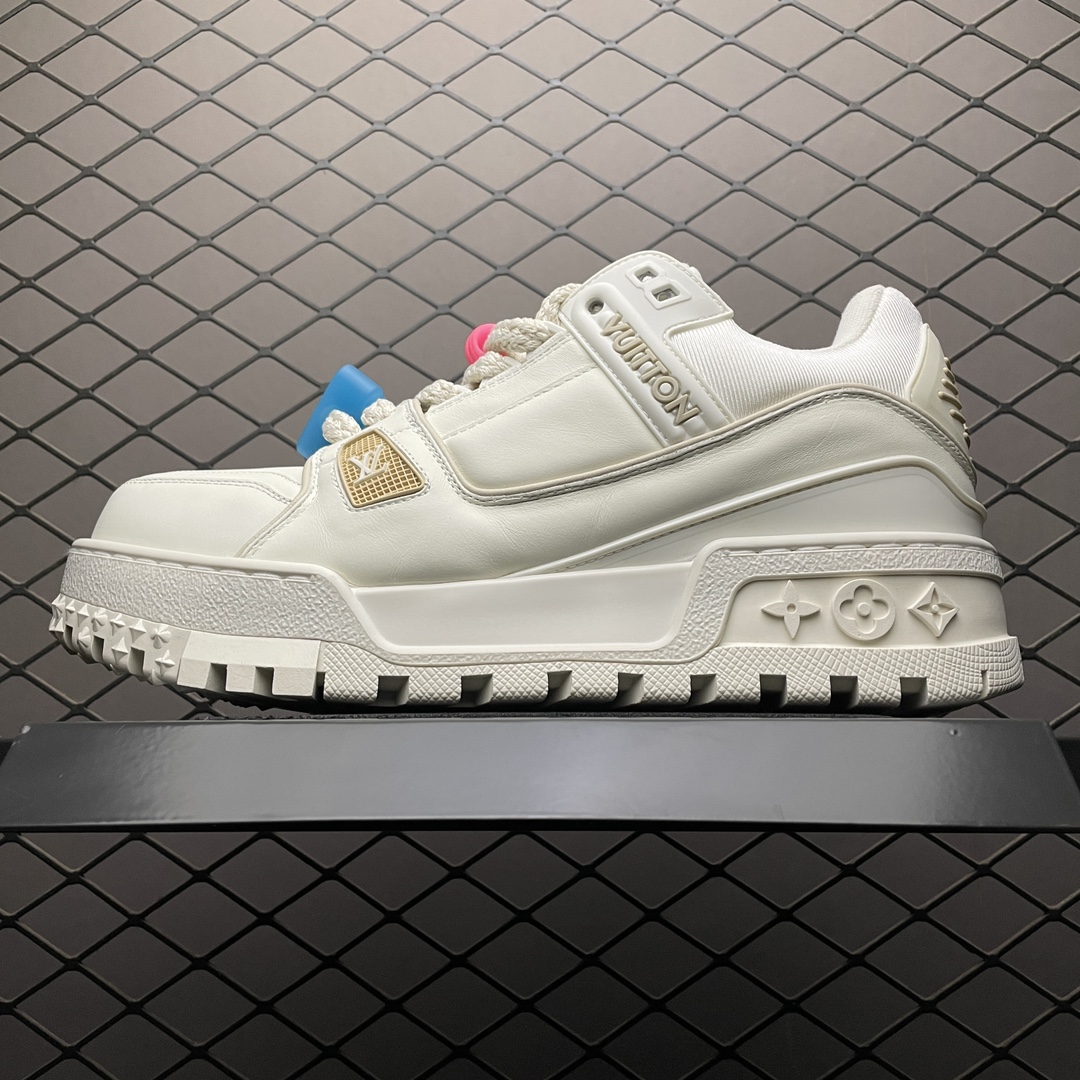 L X V  TRAINER 2023Show style Sneakers