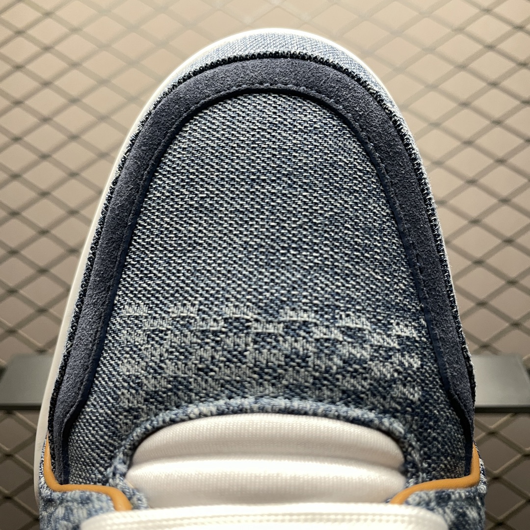 L X V TRAINER detail 8