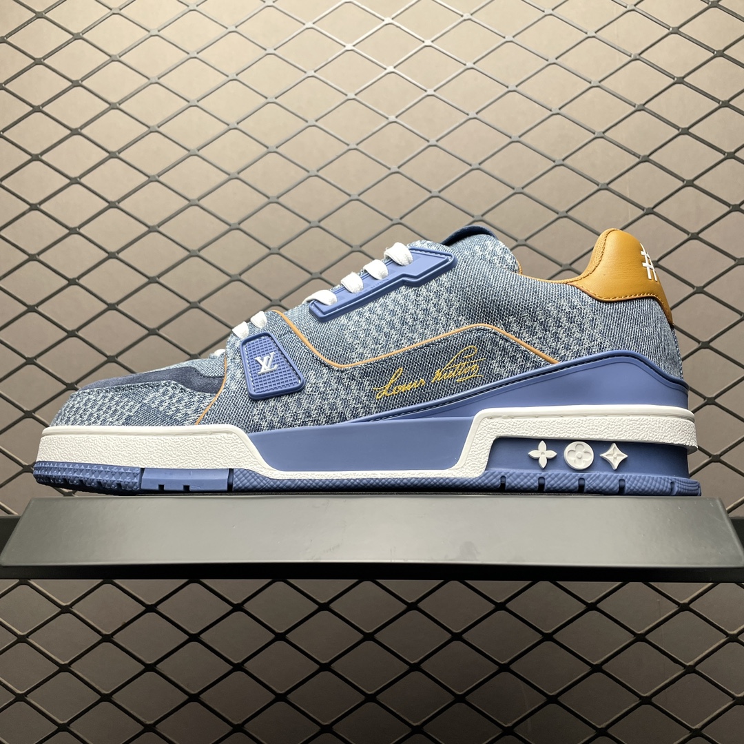 L X V TRAINER