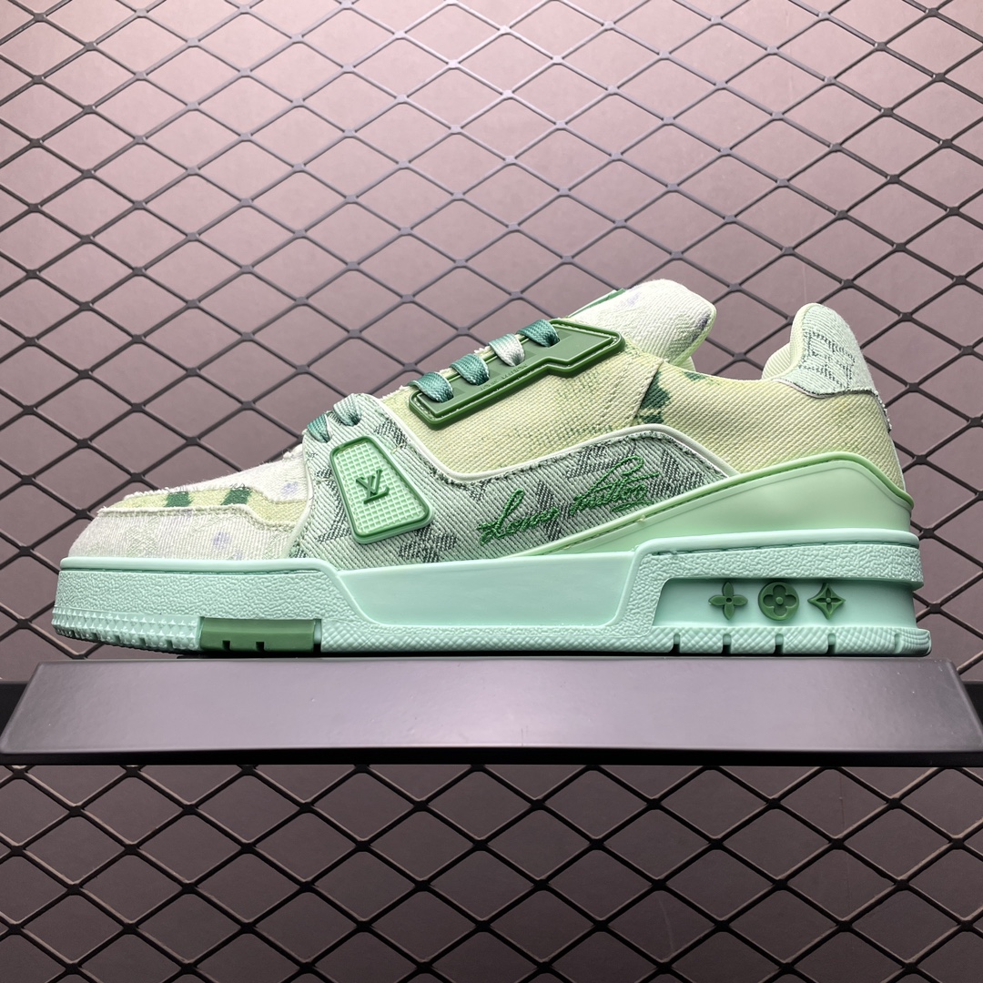 L X V SNEAKERS