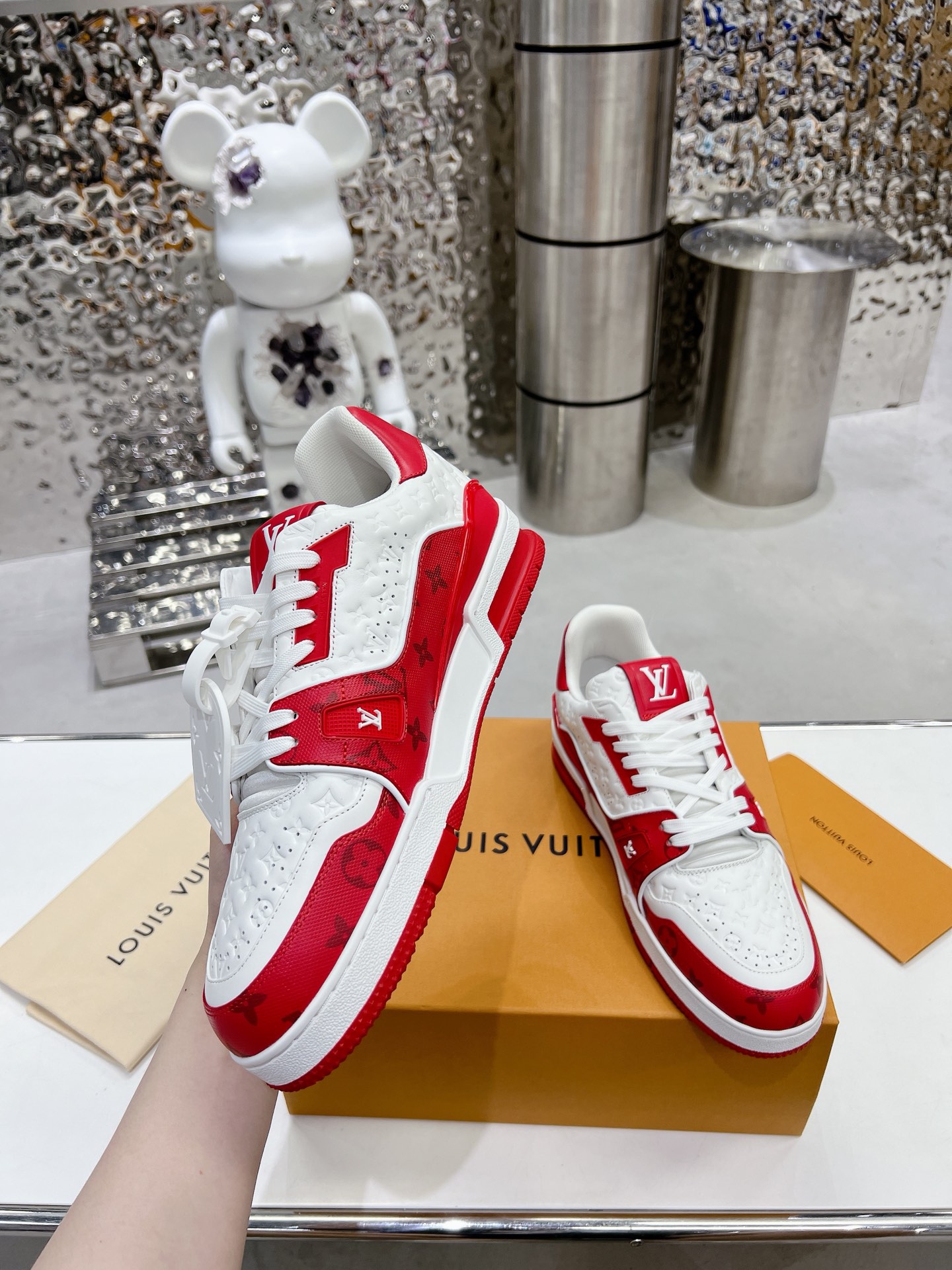 L X V TRAINER detail 7