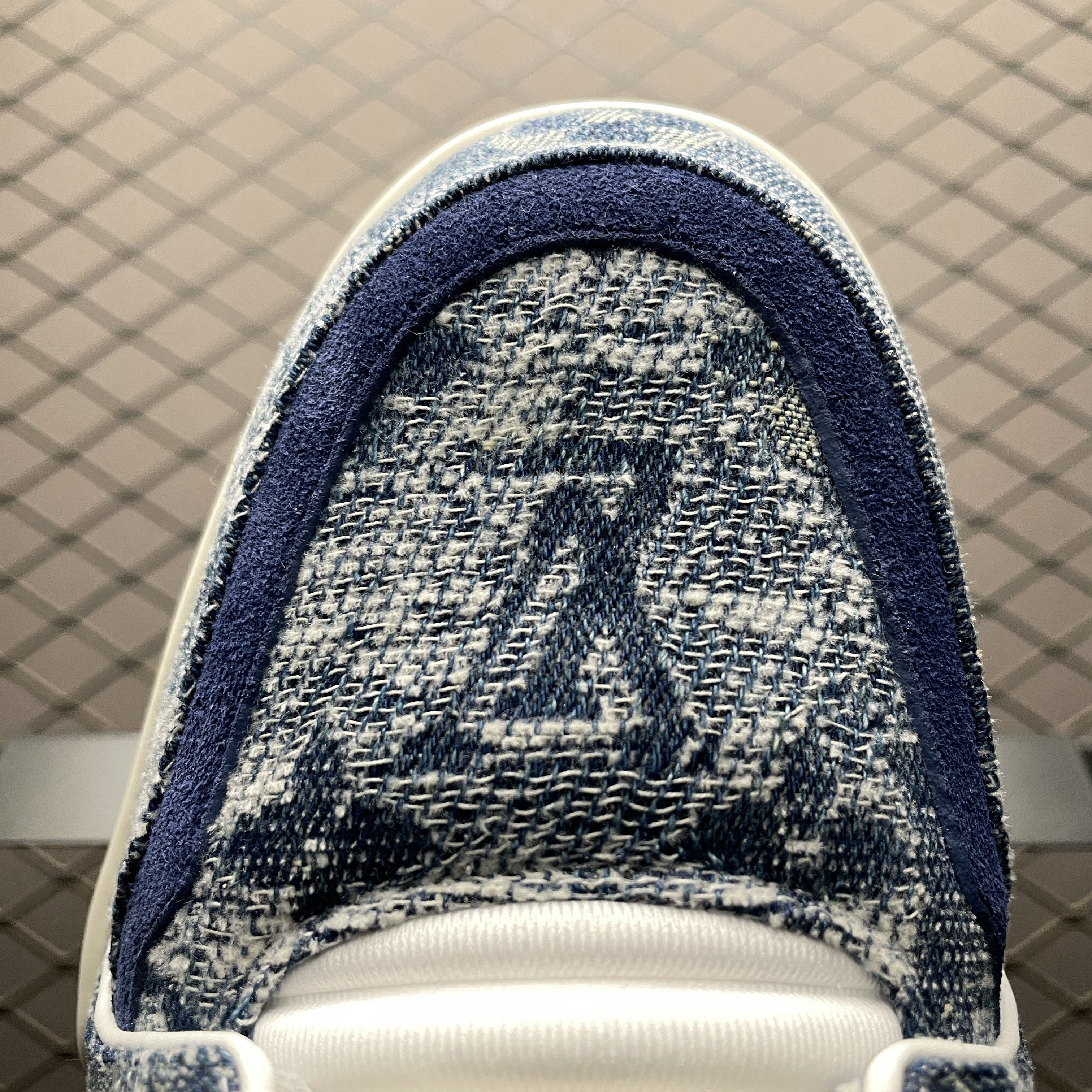 L X V RUNNER sneakers detail 7